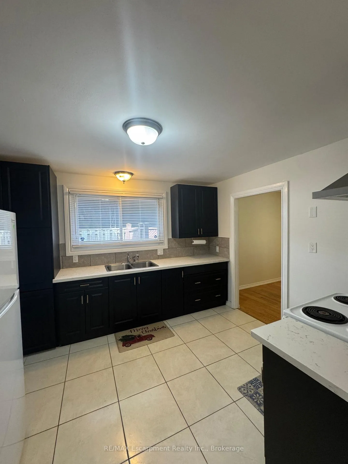 Photo 6 of 3361 Rexway Drive, Burlington, Roseland — HOMEH