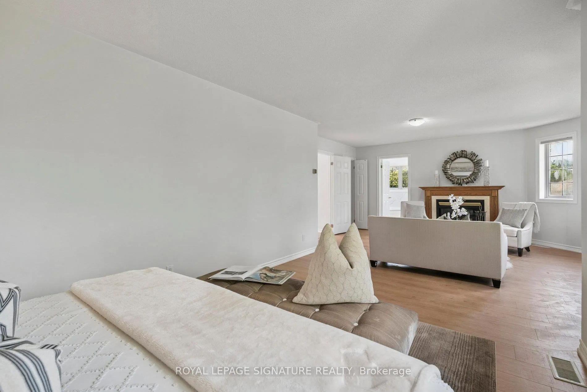 Photo 23 of 12 Mccullough Court, Barrie, South Shore — HOMEH