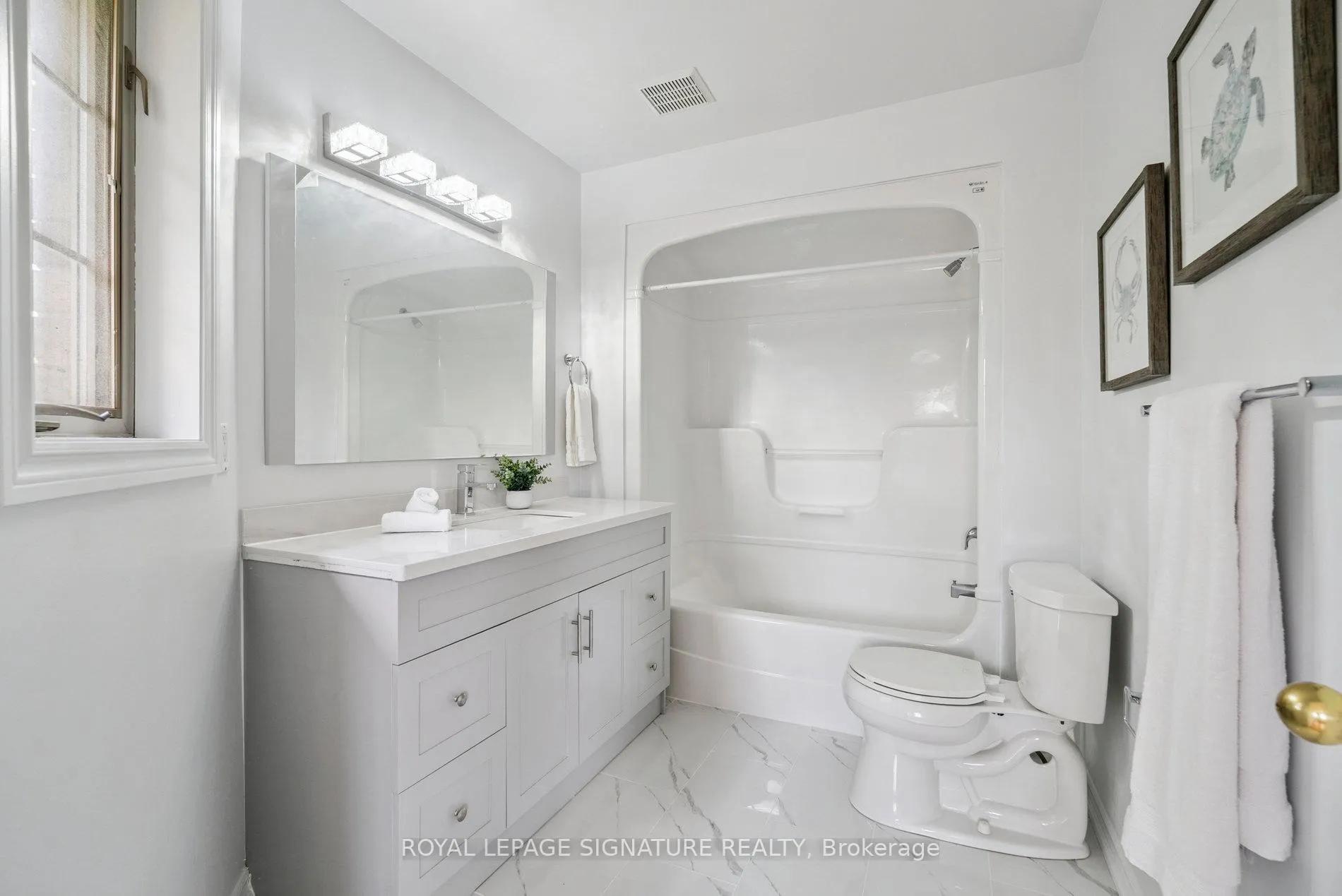 Photo 27 of 12 Mccullough Court, Barrie, South Shore — HOMEH