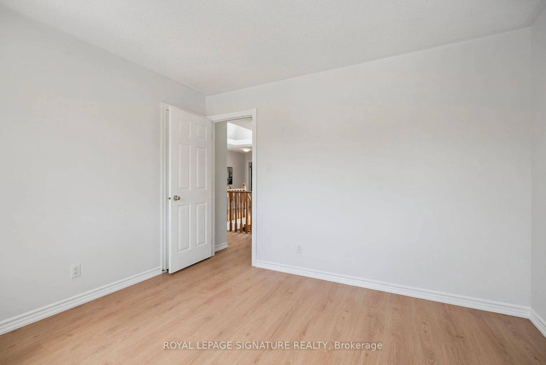 Photo 28 of 12 Mccullough Court, Barrie, South Shore — HOMEH