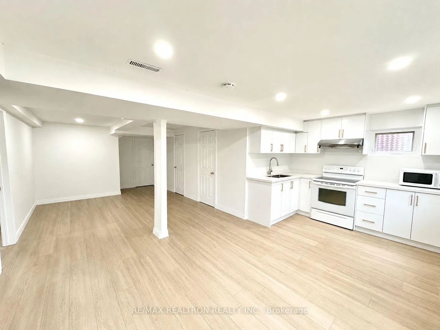 Photo 3 of Unit Bsmt, 9 Captain Francis Drive, Markham, Buttonville — HOMEH