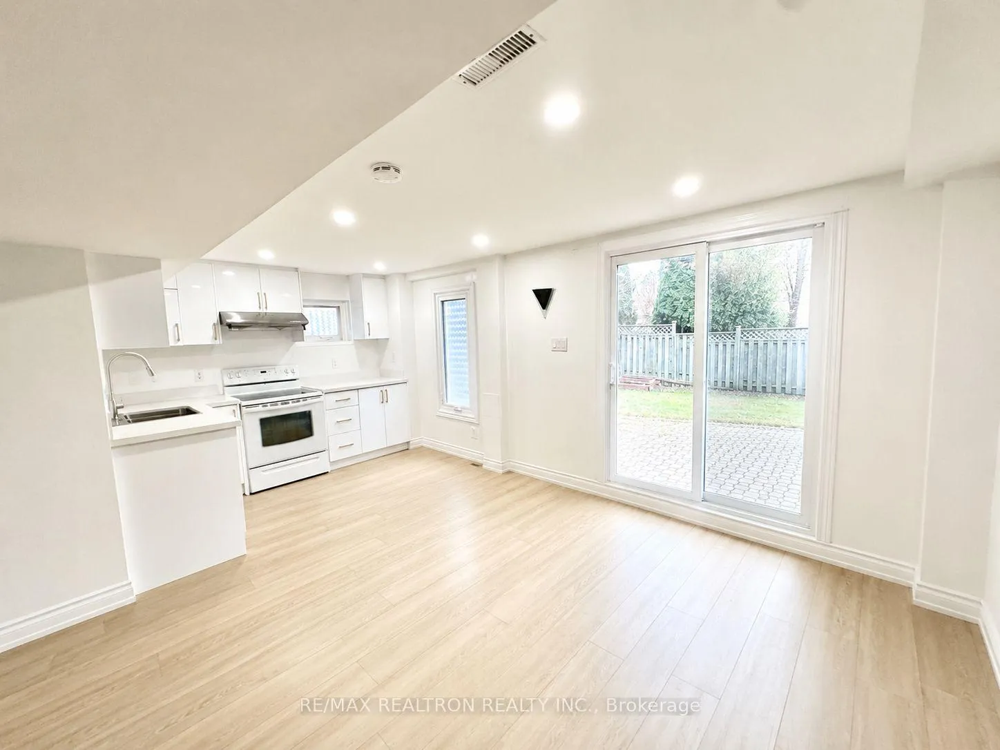 Photo 4 of Unit Bsmt, 9 Captain Francis Drive, Markham, Buttonville — HOMEH