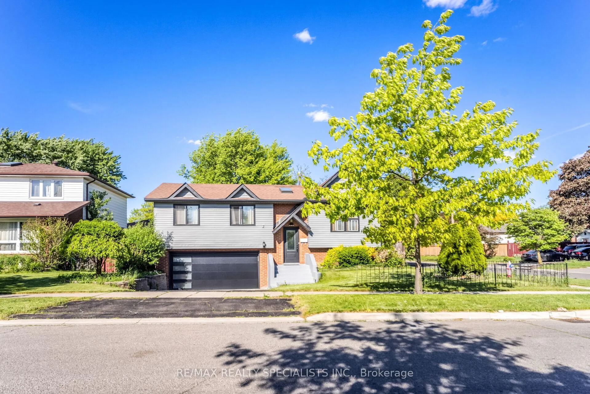 Photo 1 of 2 Ivybridge Drive, Brampton, Madoc — HOMEH