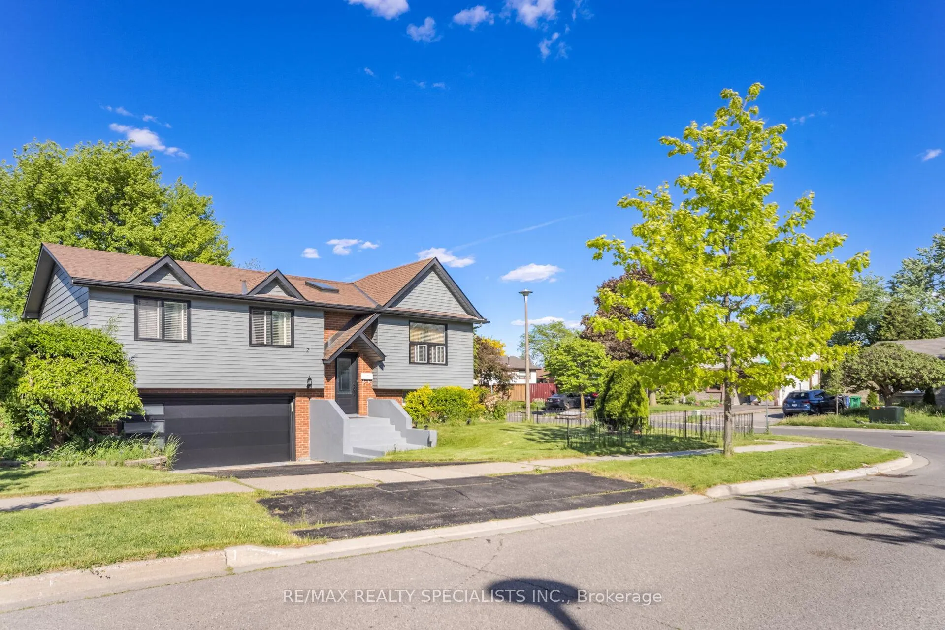 Photo 2 of 2 Ivybridge Drive, Brampton, Madoc — HOMEH
