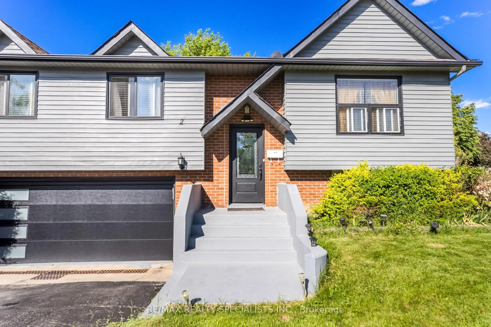 Photo 4 of 2 Ivybridge Drive, Brampton, Madoc — HOMEH