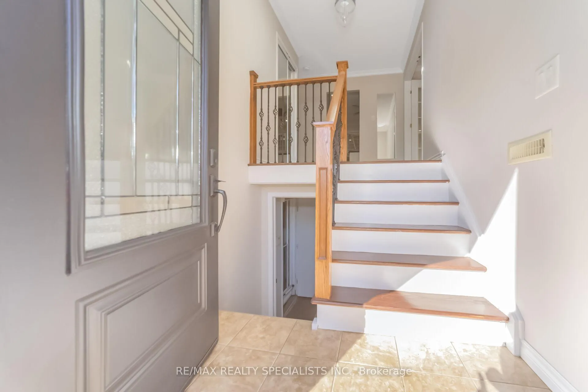 Photo 6 of 2 Ivybridge Drive, Brampton, Madoc — HOMEH