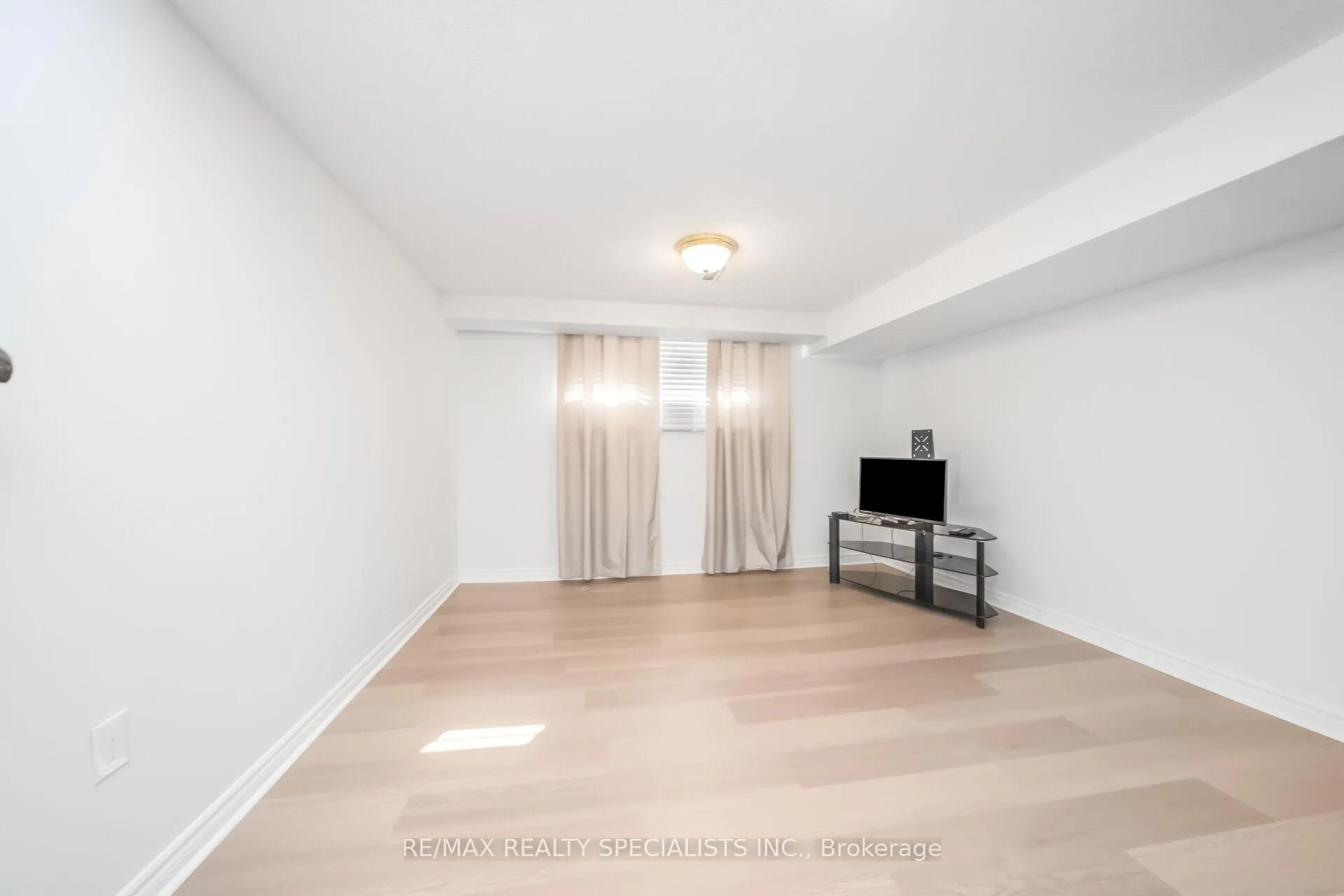 Photo 37 of 2 Ivybridge Drive, Brampton, Madoc — HOMEH