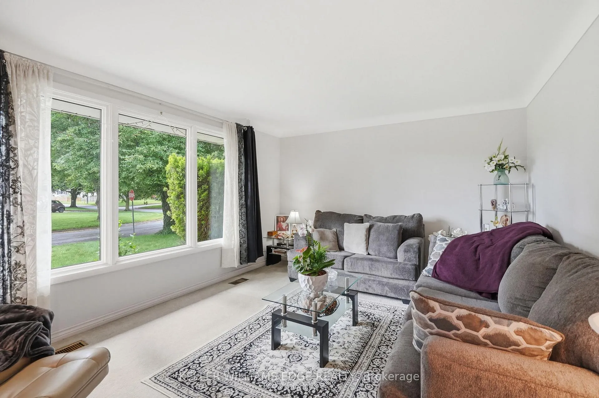 Photo 9 of 81 Leaside Drive, St. Catharines, Carlton/Bunting — HOMEH