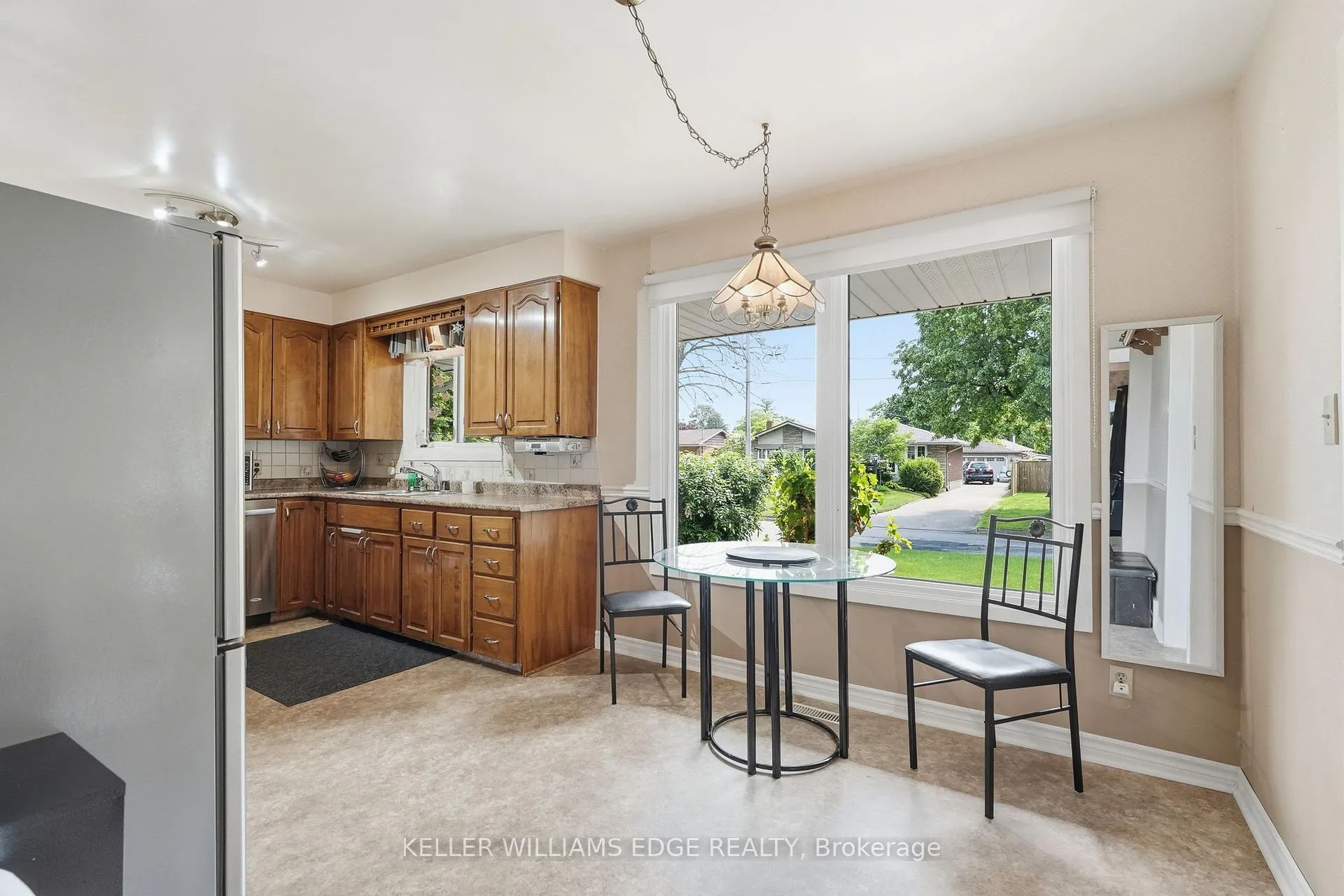Photo 13 of 81 Leaside Drive, St. Catharines, Carlton/Bunting — HOMEH