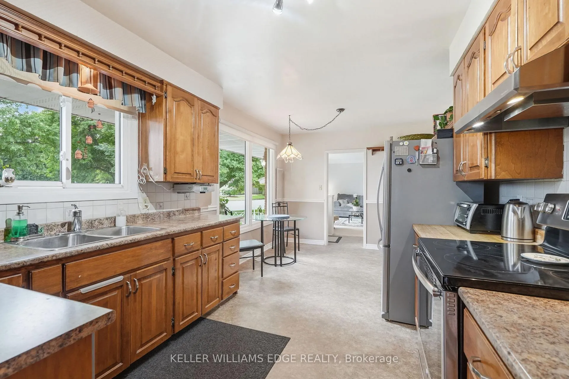 Photo 15 of 81 Leaside Drive, St. Catharines, Carlton/Bunting — HOMEH