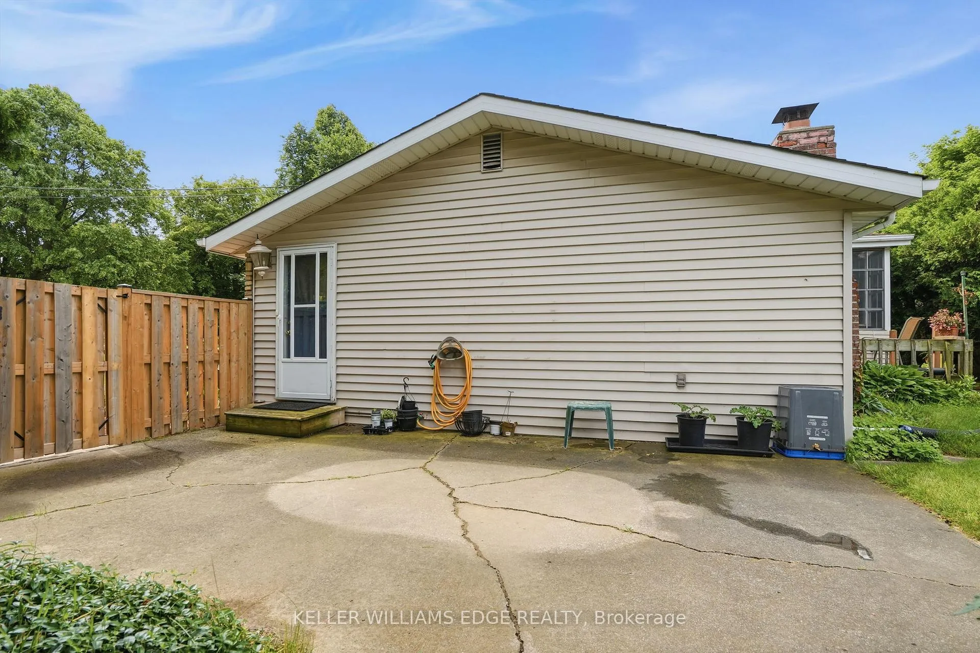 Photo 55 of 81 Leaside Drive, St. Catharines, Carlton/Bunting — HOMEH