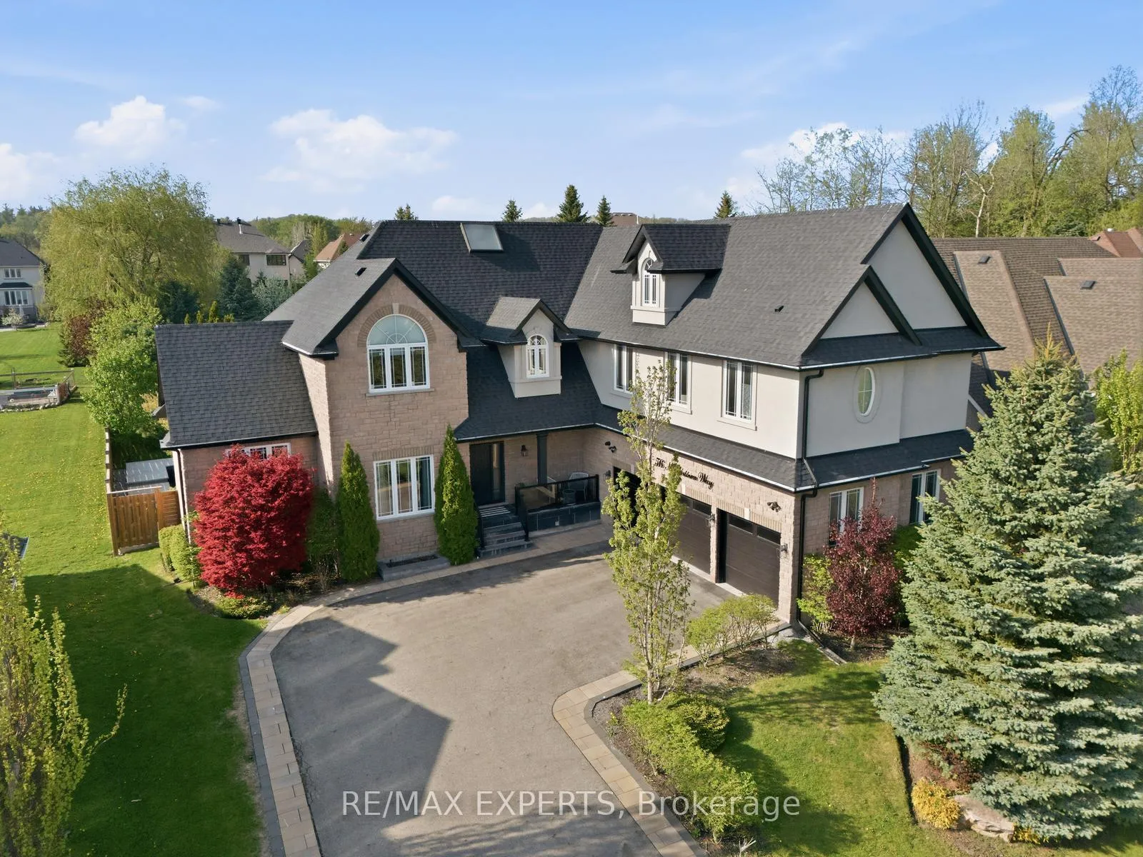 Photo 6 of 56 Mapledown Way, Vaughan, Rural Vaughan — HOMEH