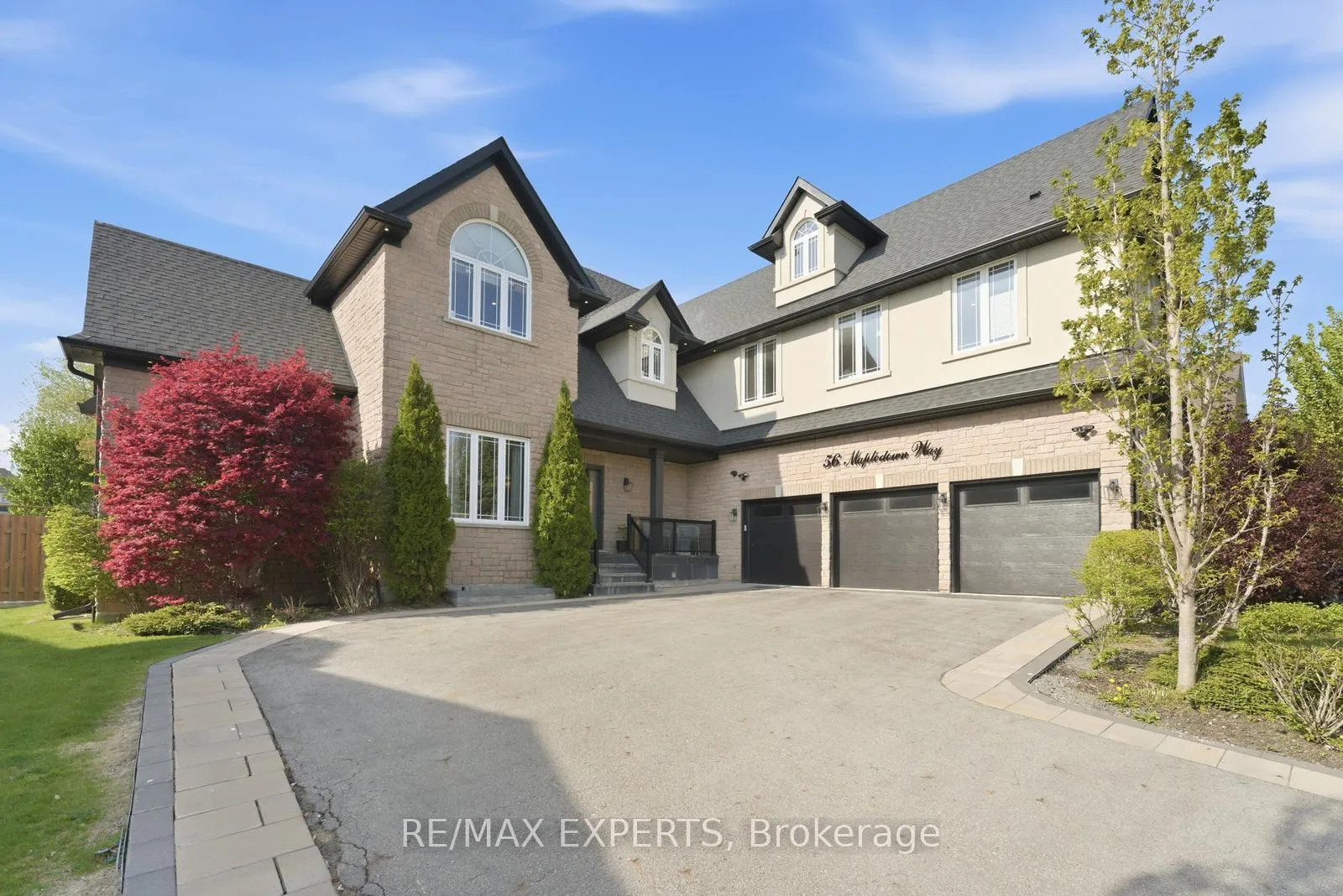 Photo 7 of 56 Mapledown Way, Vaughan, Rural Vaughan — HOMEH