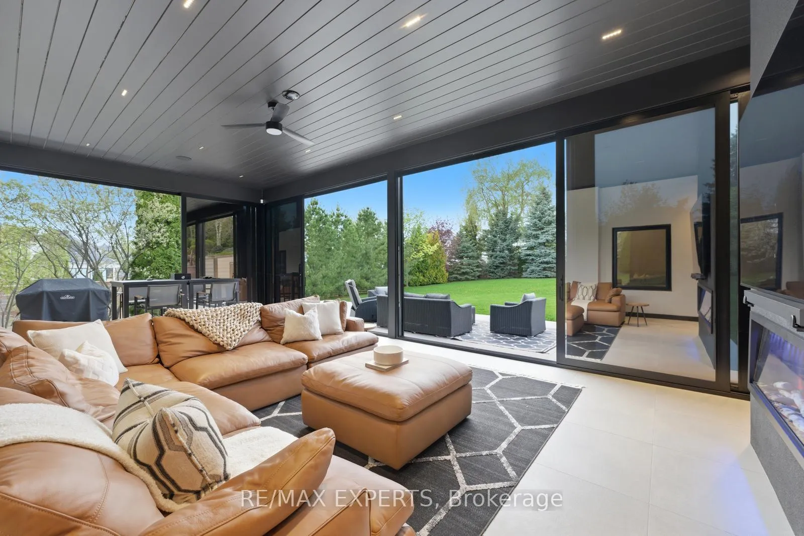Photo 9 of 56 Mapledown Way, Vaughan, Rural Vaughan — HOMEH