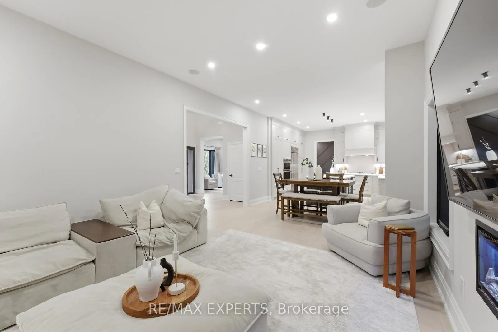 Photo 17 of 56 Mapledown Way, Vaughan, Rural Vaughan — HOMEH