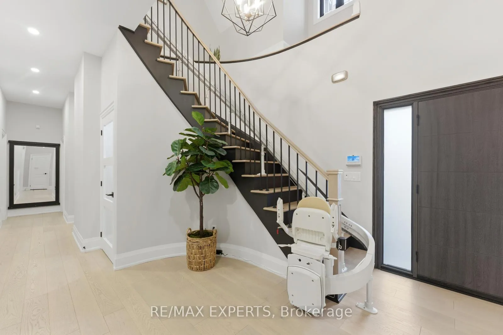 Photo 25 of 56 Mapledown Way, Vaughan, Rural Vaughan — HOMEH
