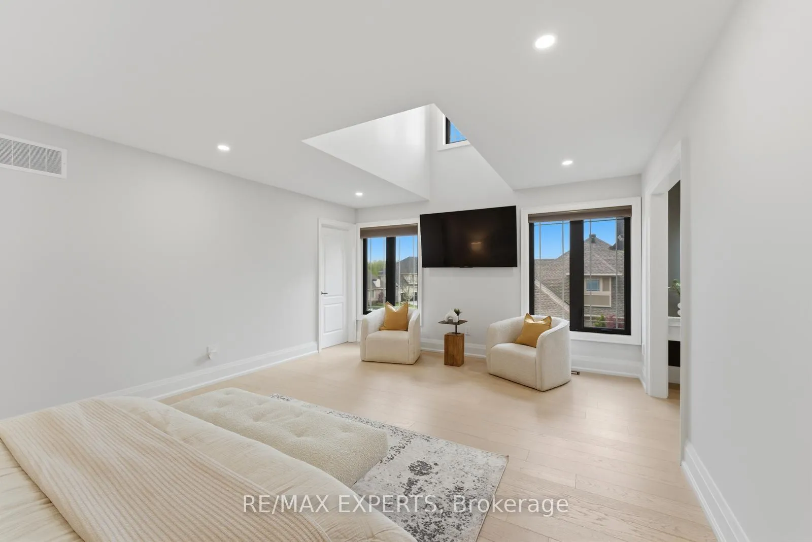 Photo 30 of 56 Mapledown Way, Vaughan, Rural Vaughan — HOMEH