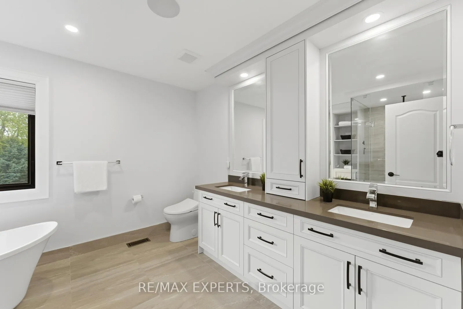 Photo 36 of 56 Mapledown Way, Vaughan, Rural Vaughan — HOMEH
