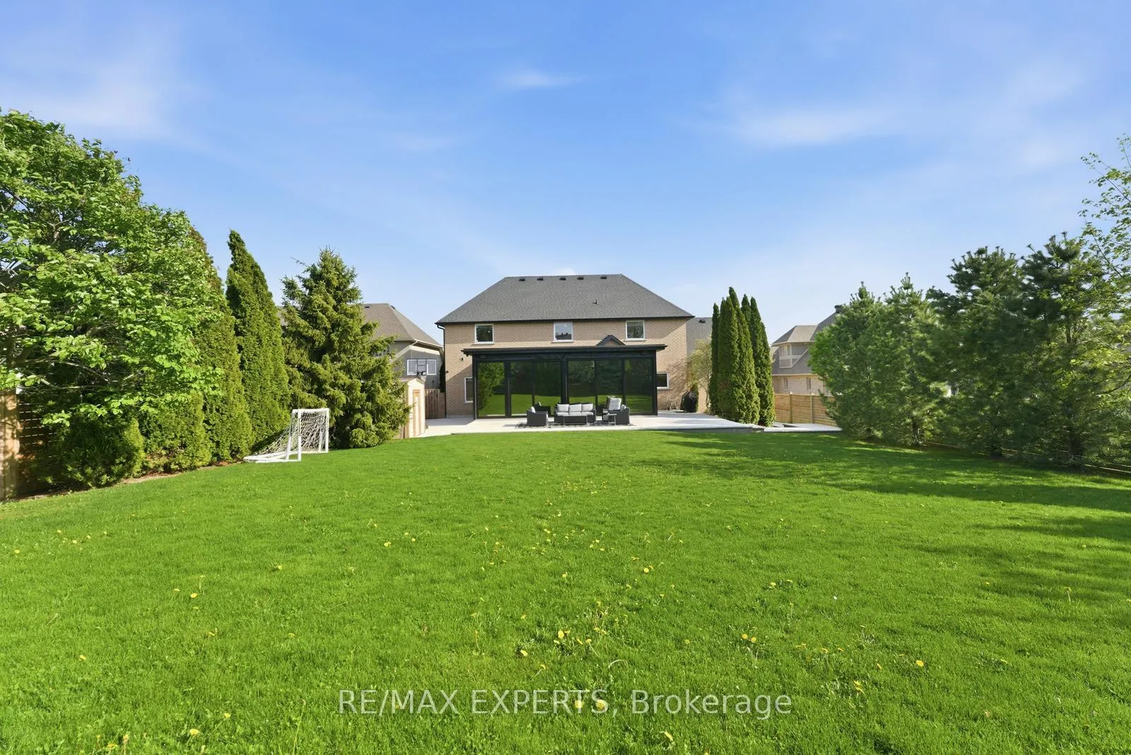 Photo 48 of 56 Mapledown Way, Vaughan, Rural Vaughan — HOMEH