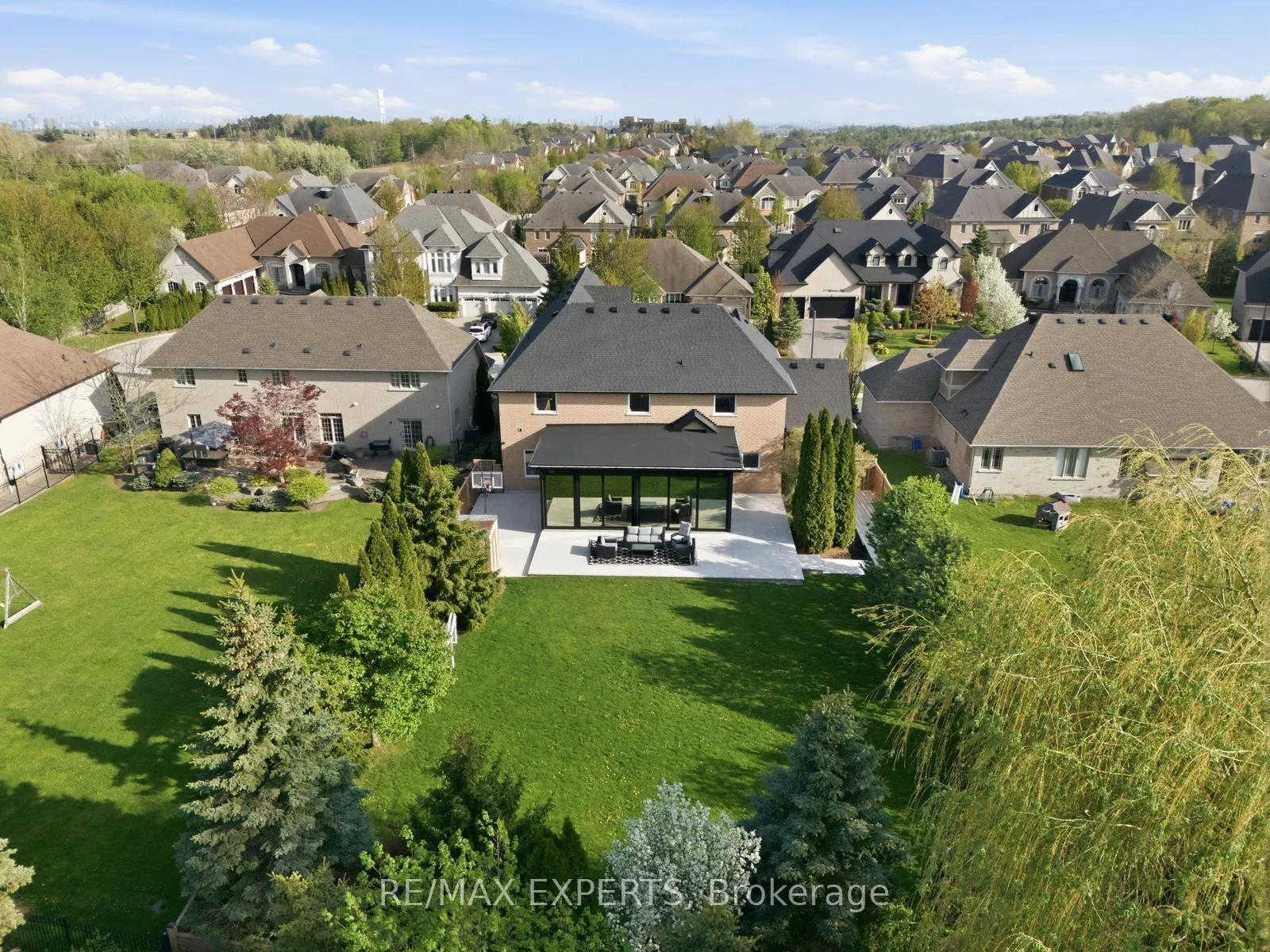 Photo 49 of 56 Mapledown Way, Vaughan, Rural Vaughan — HOMEH