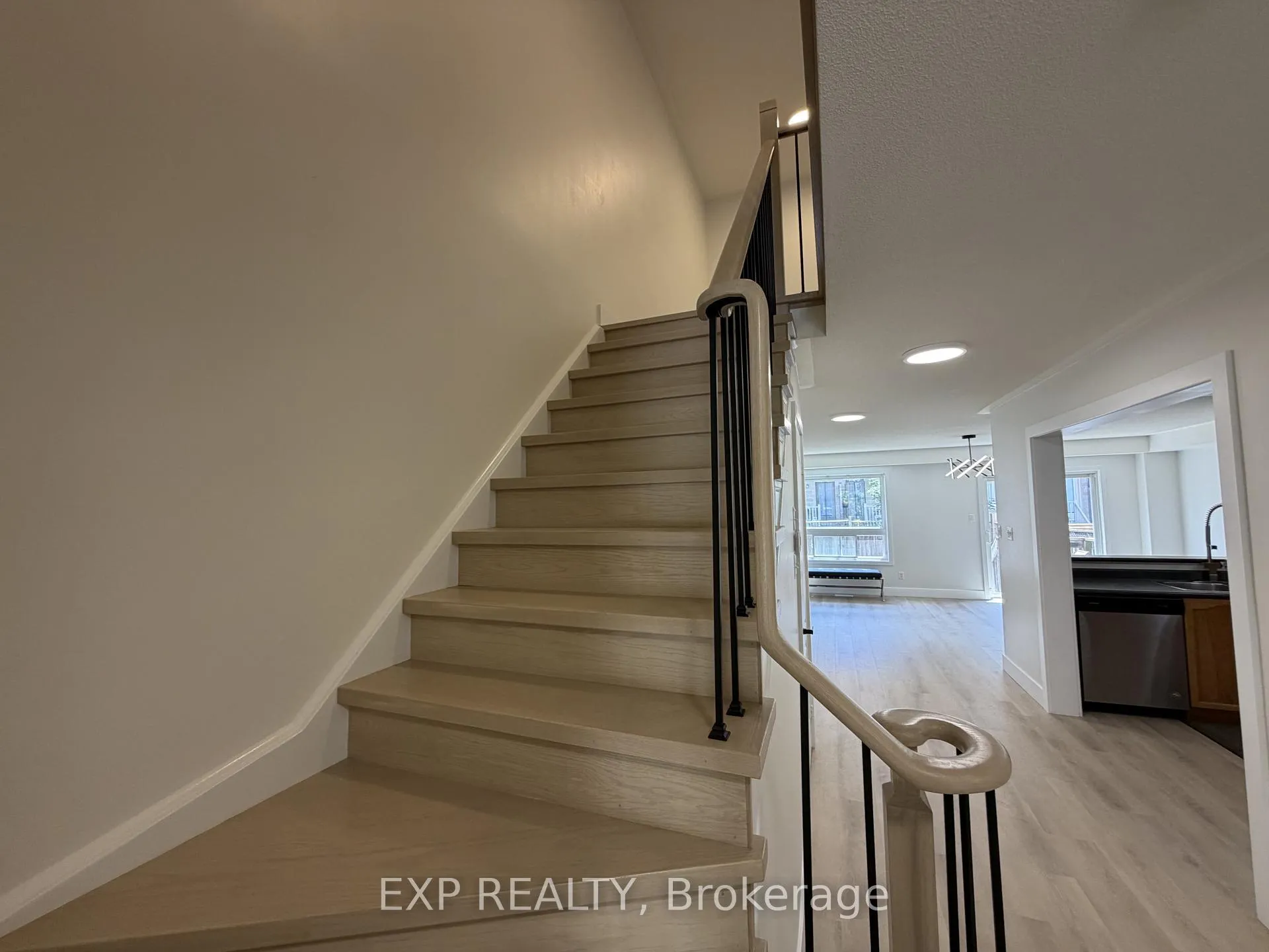 Photo 8 of 3964 Stardust Drive, Mississauga, Churchill Meadows — HOMEH