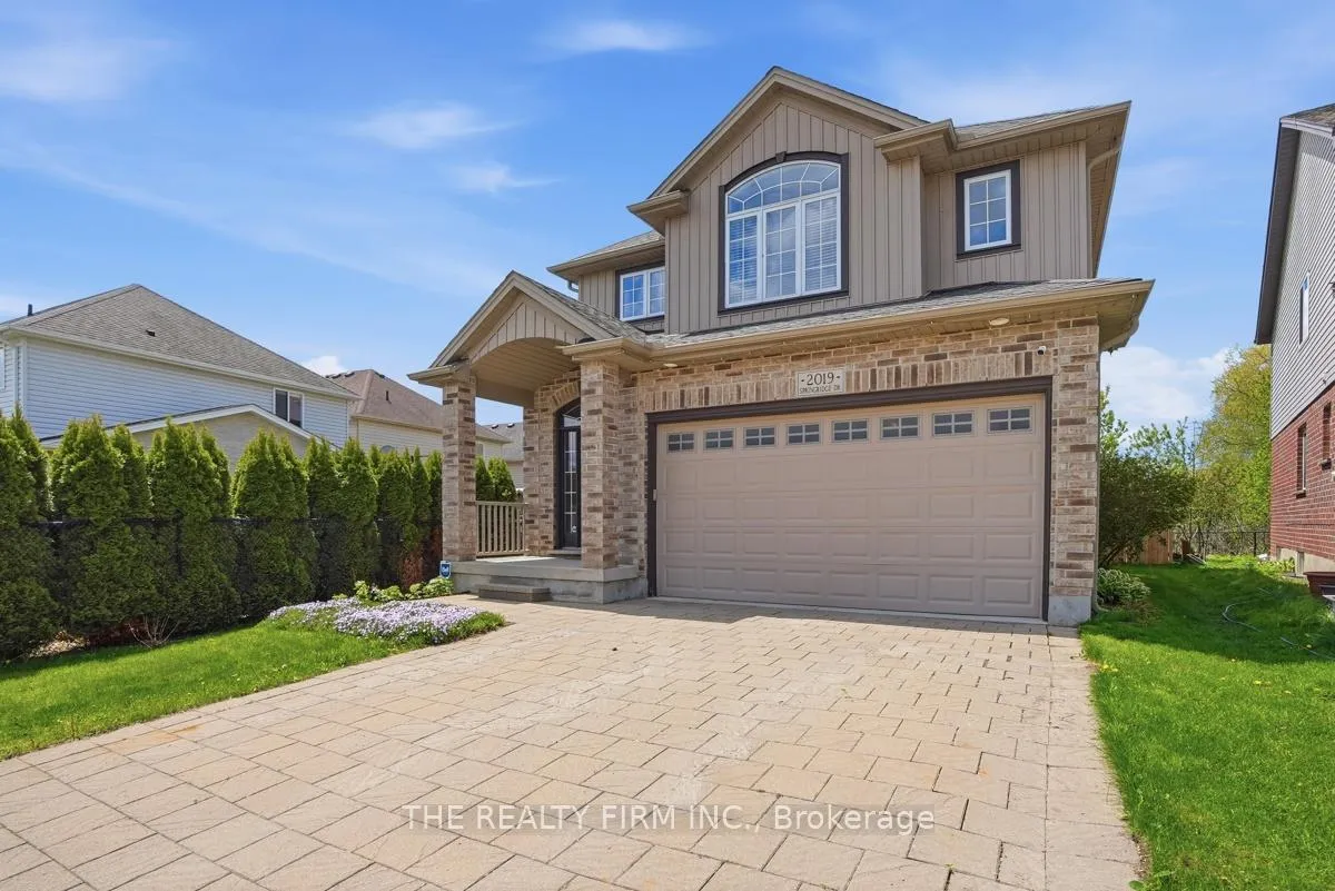 Photo 8 of 2019 Springridge Drive, London, North C — HOMEH