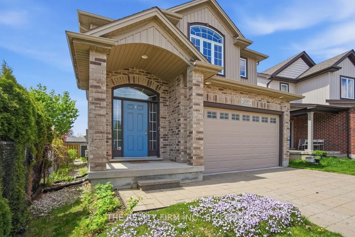 Photo 9 of 2019 Springridge Drive, London, North C — HOMEH
