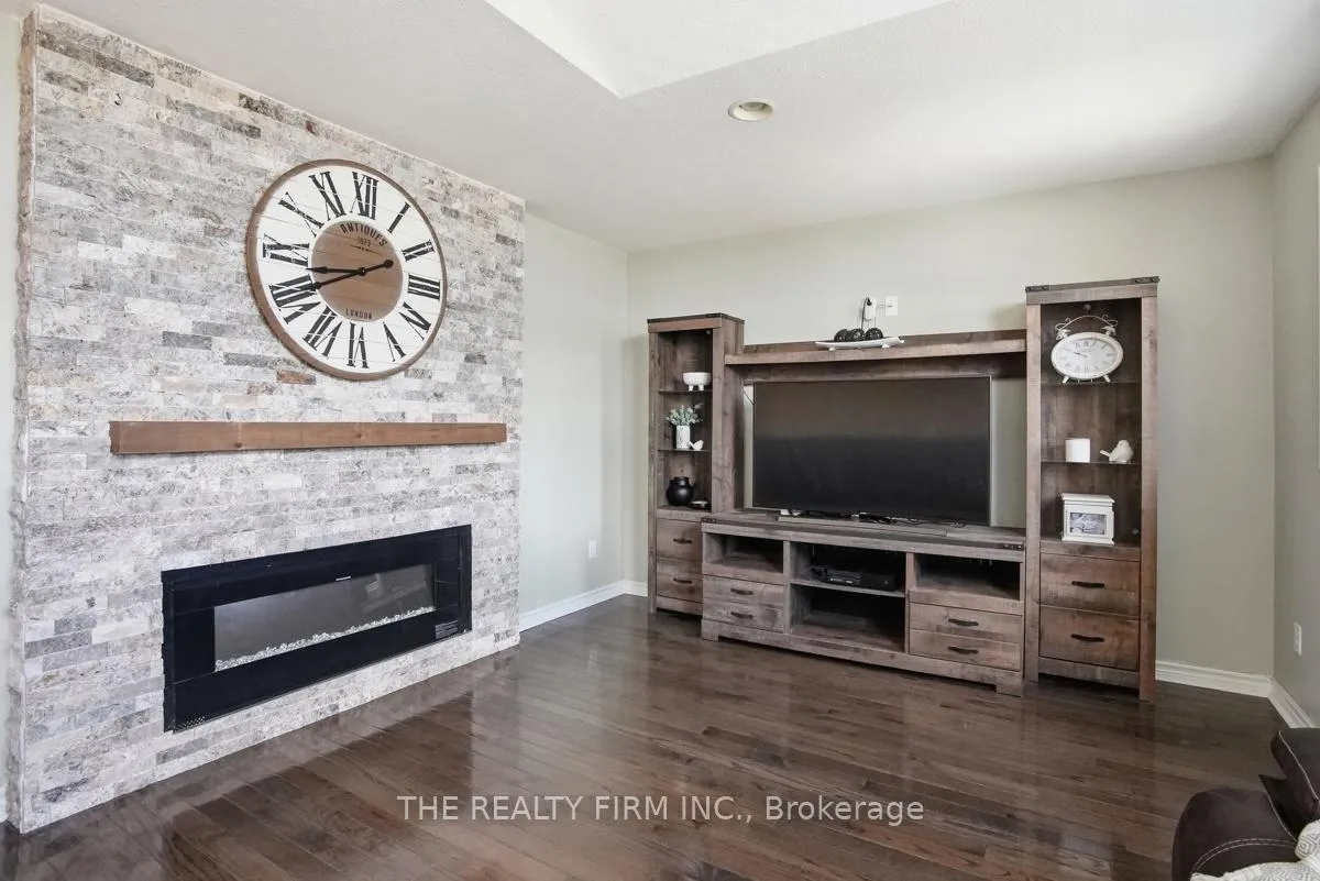 Photo 28 of 2019 Springridge Drive, London, North C — HOMEH