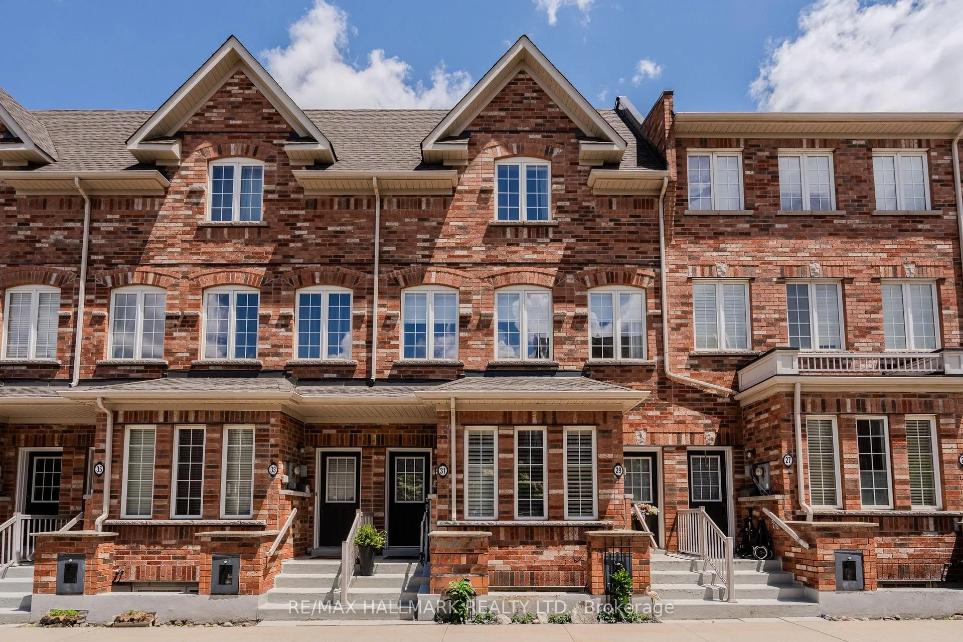 Photo 2 of 31 Carnahan Terrace, Toronto, East End-Danforth — HOMEH