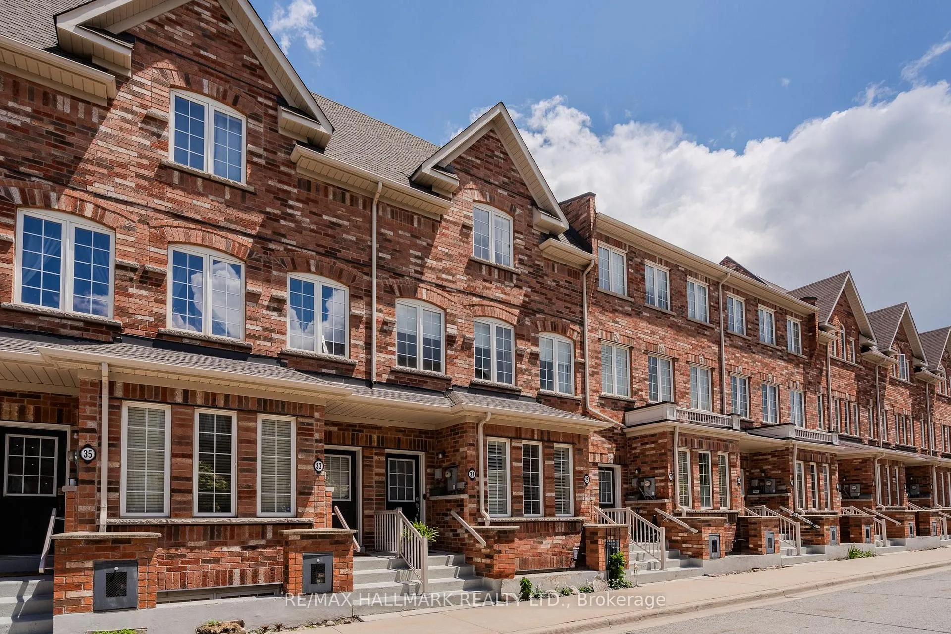 Photo 3 of 31 Carnahan Terrace, Toronto, East End-Danforth — HOMEH