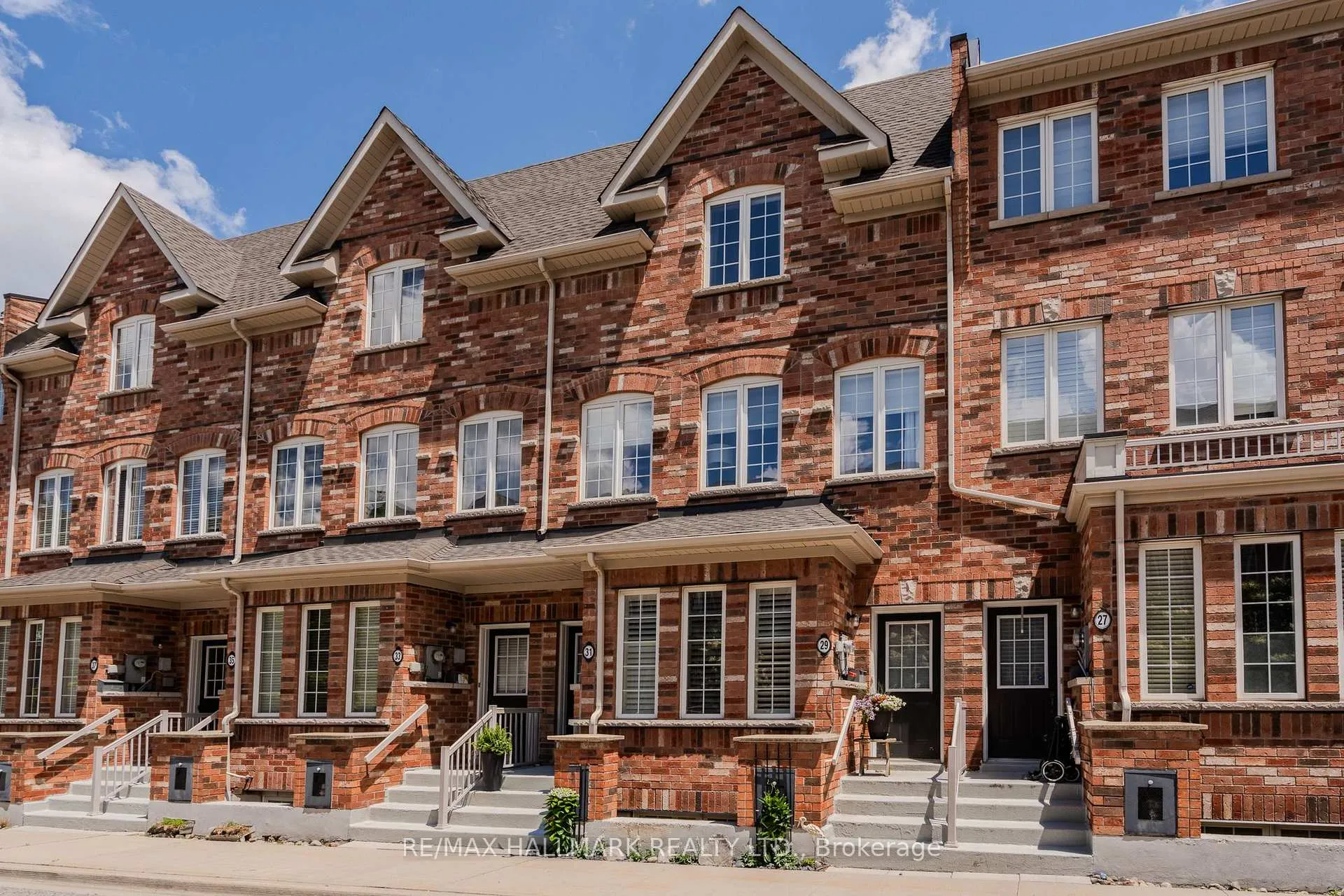 Photo 4 of 31 Carnahan Terrace, Toronto, East End-Danforth — HOMEH