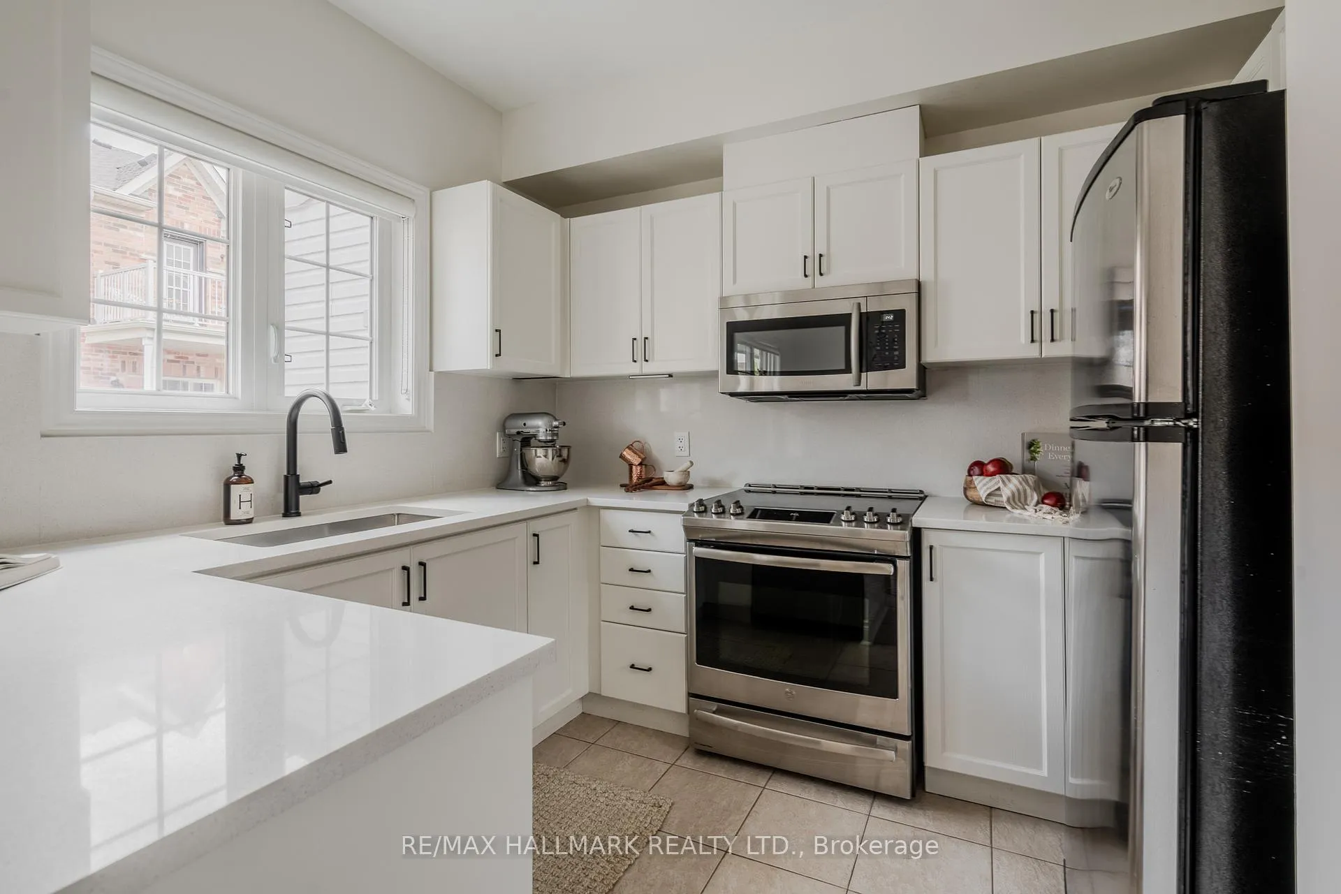 Photo 13 of 31 Carnahan Terrace, Toronto, East End-Danforth — HOMEH