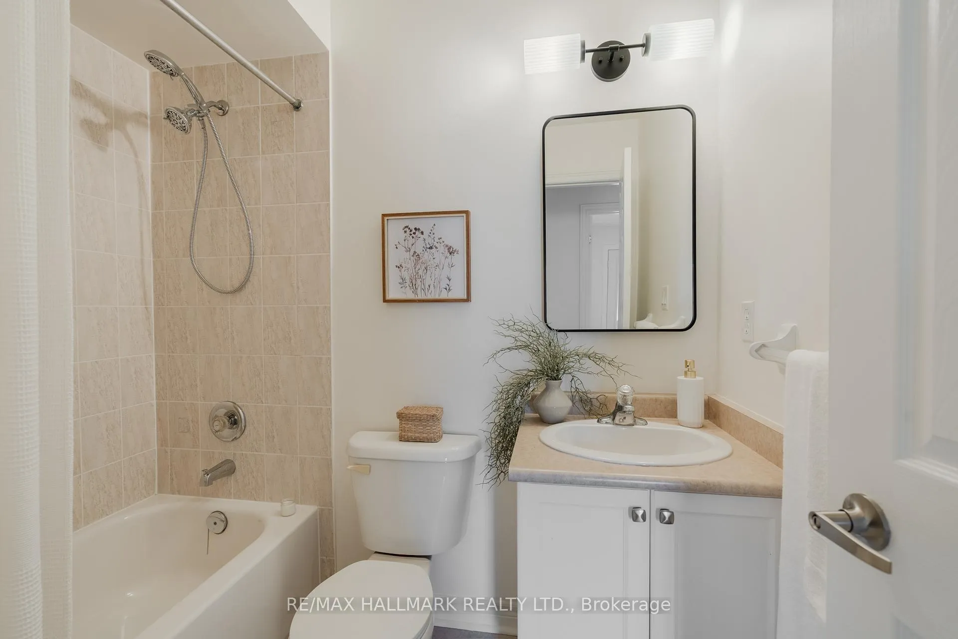 Photo 35 of 31 Carnahan Terrace, Toronto, East End-Danforth — HOMEH