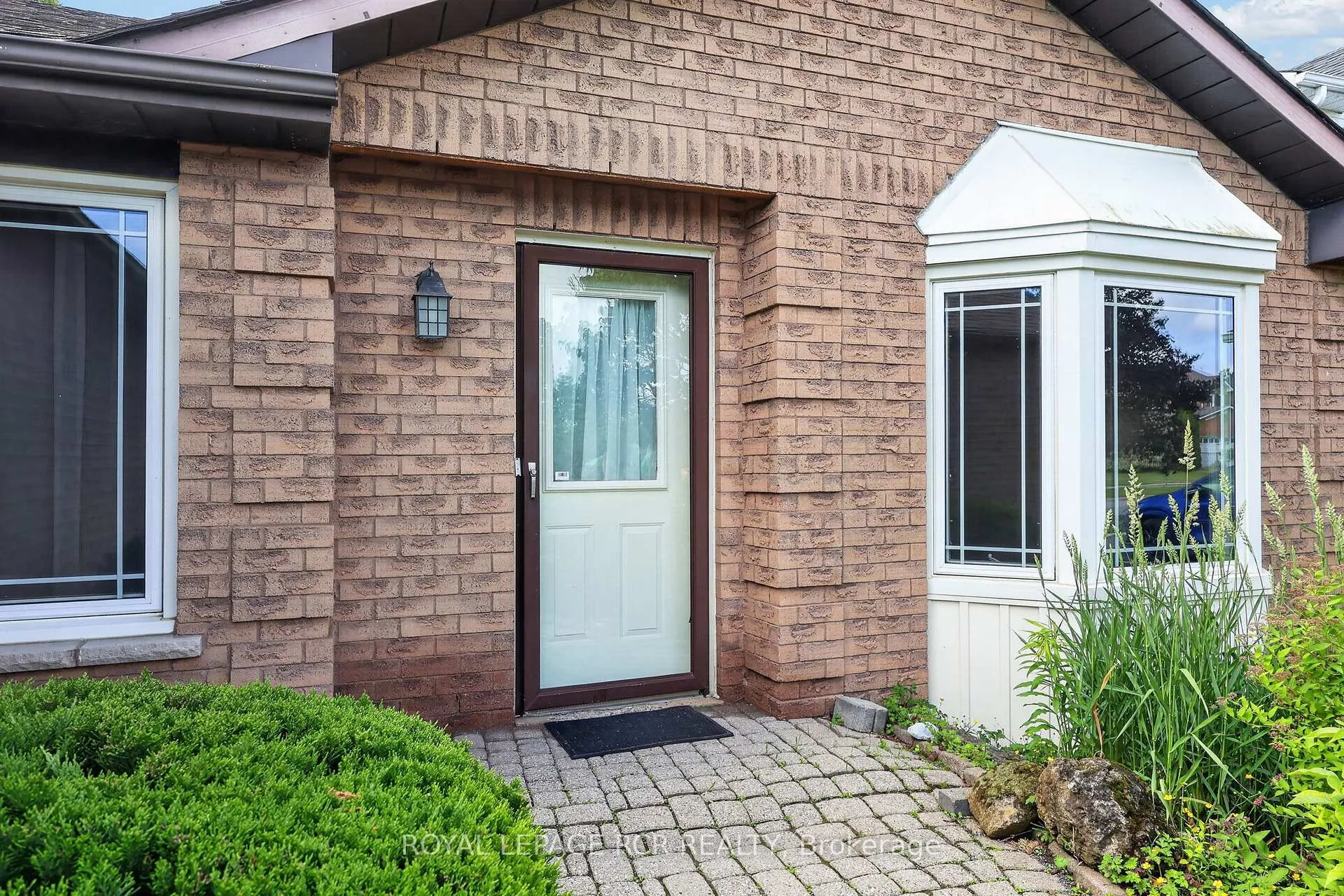 Photo 4 of 480 College Avenue, Orangeville — HOMEH