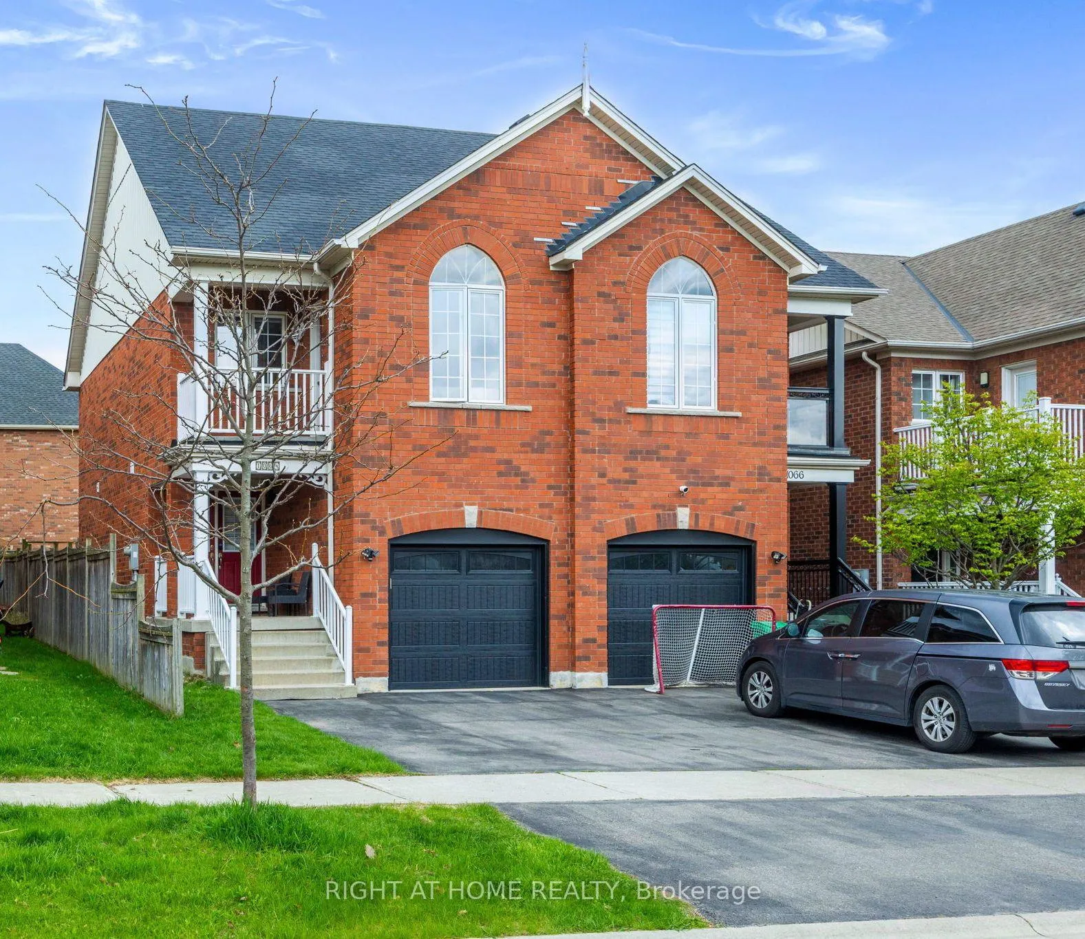 Photo 1 of 1064 Pepperidge Cross, Mississauga, Meadowvale Village — HOMEH