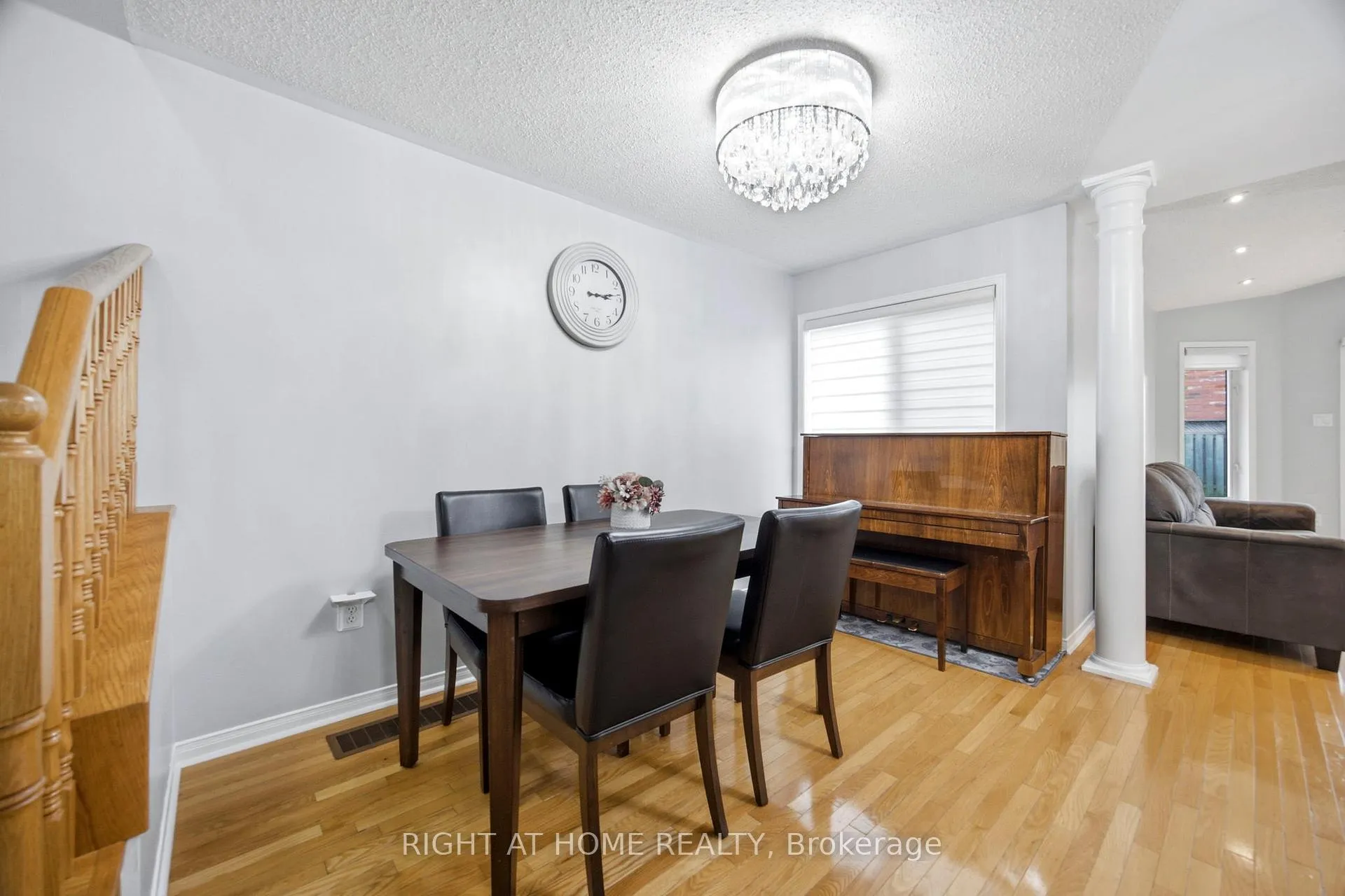 Photo 7 of 1064 Pepperidge Cross, Mississauga, Meadowvale Village — HOMEH