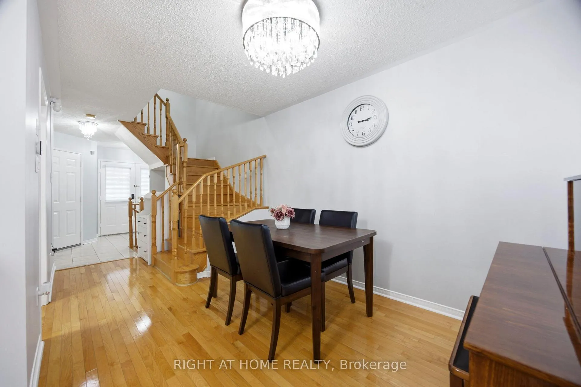 Photo 8 of 1064 Pepperidge Cross, Mississauga, Meadowvale Village — HOMEH