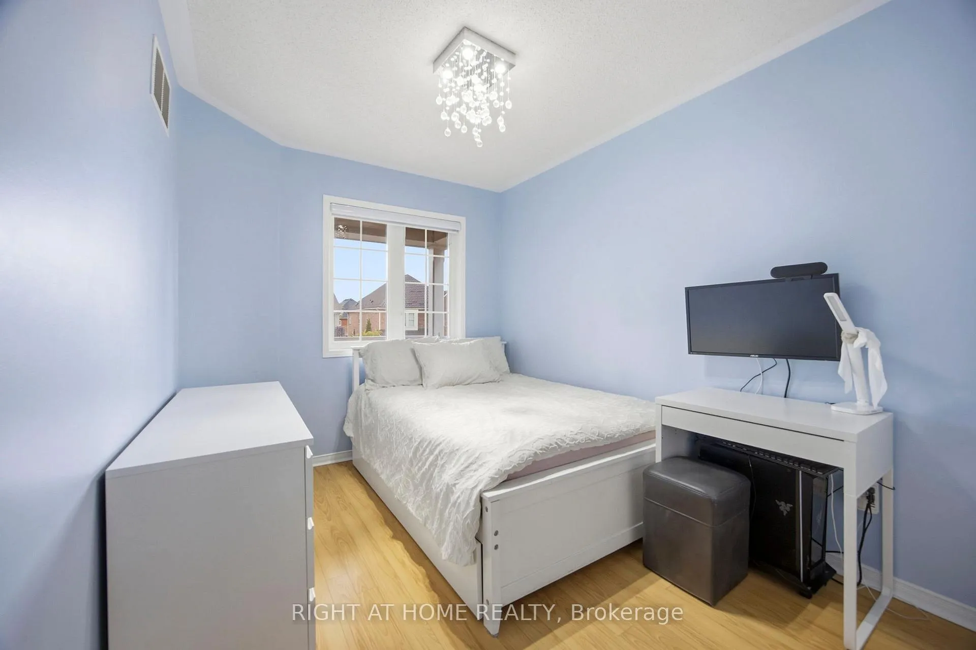 Photo 13 of 1064 Pepperidge Cross, Mississauga, Meadowvale Village — HOMEH