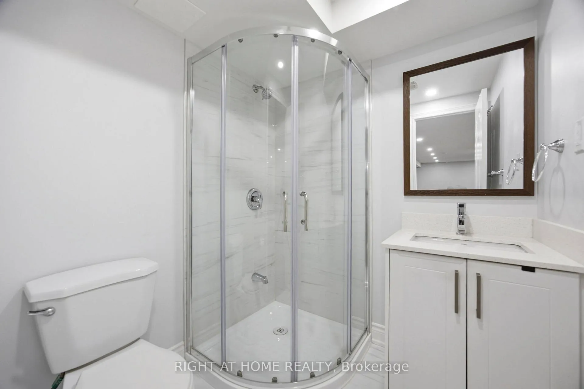 Photo 18 of 1064 Pepperidge Cross, Mississauga, Meadowvale Village — HOMEH
