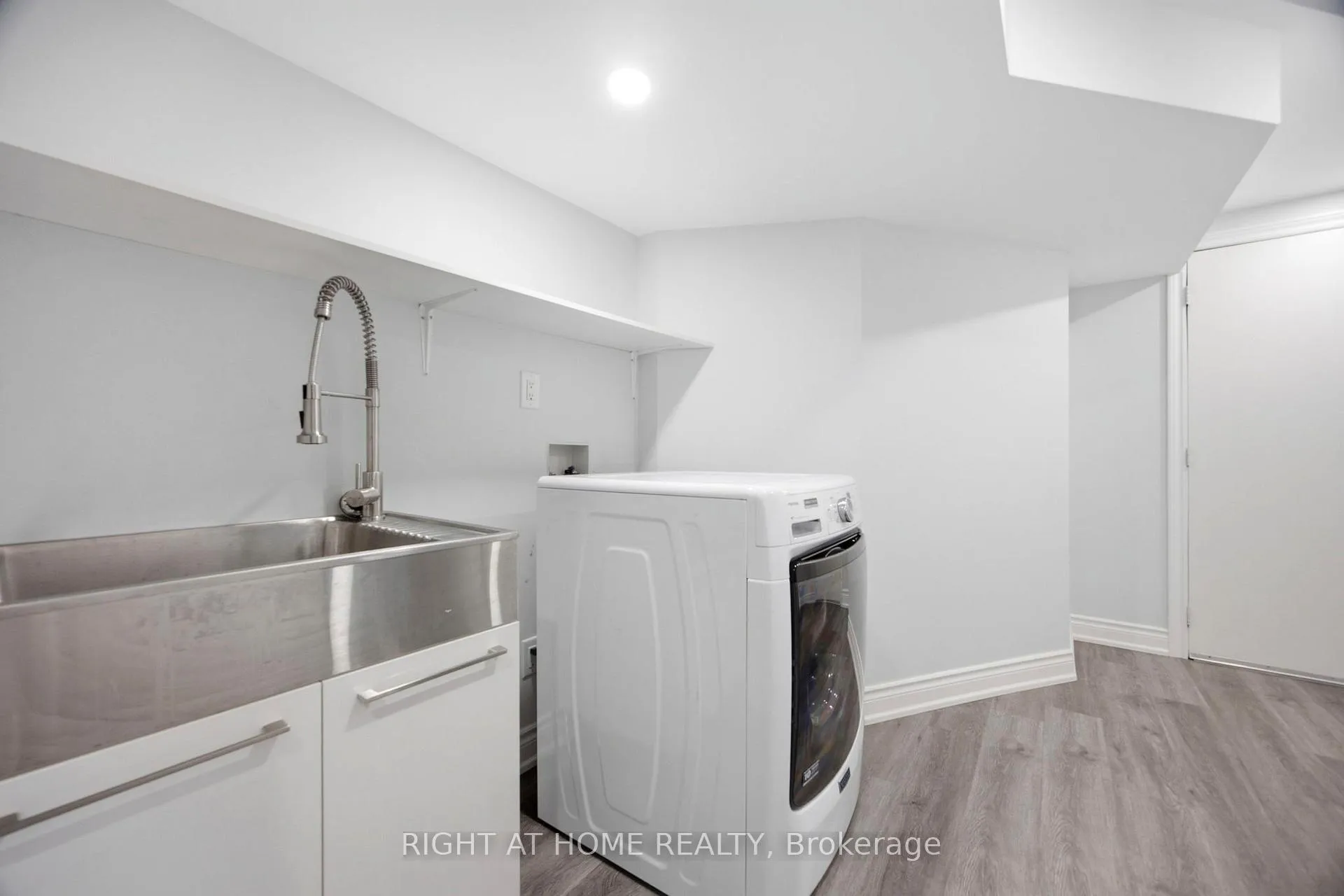 Photo 19 of 1064 Pepperidge Cross, Mississauga, Meadowvale Village — HOMEH