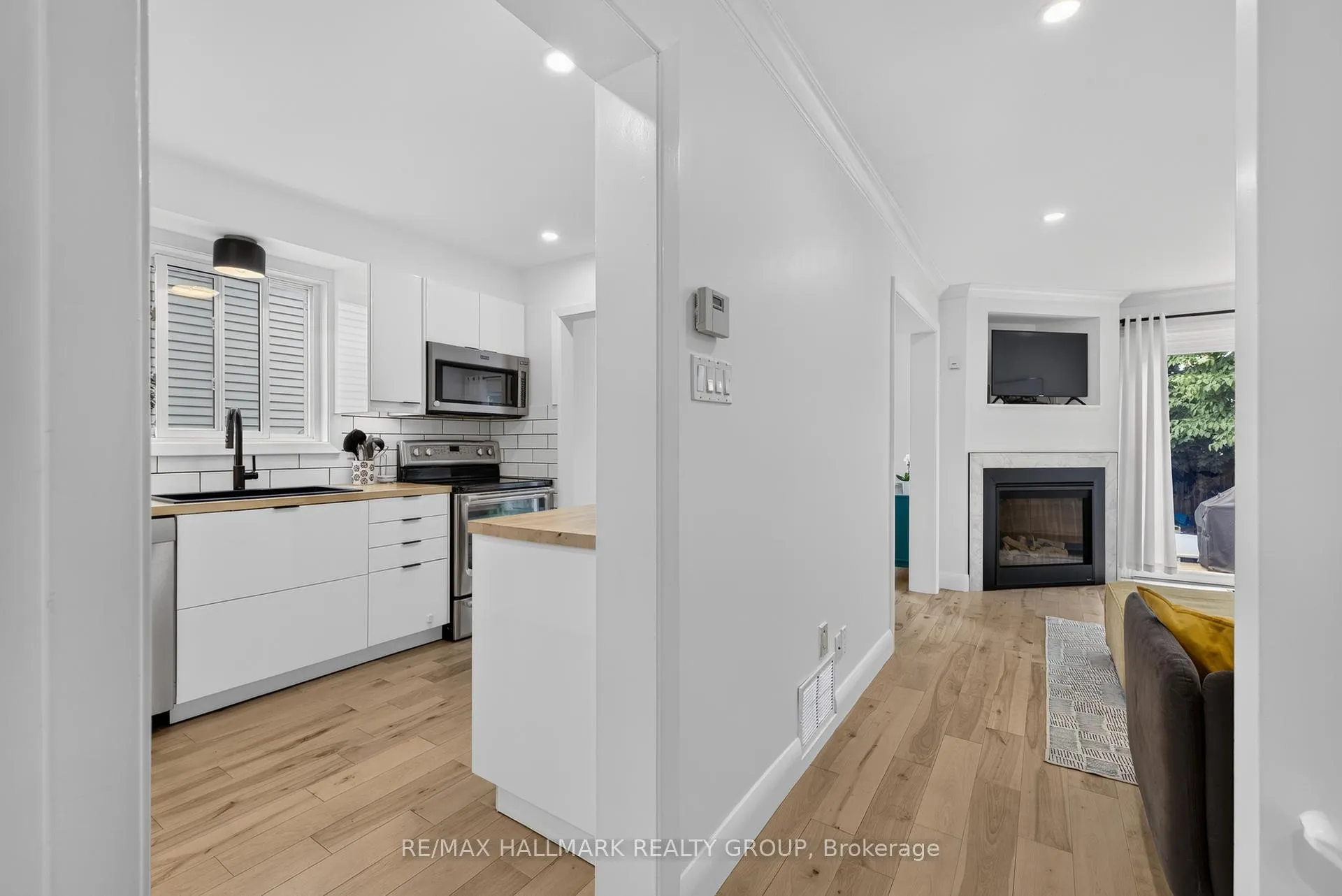 Photo 6 of 1797 Bromont Way, Ottawa, Chateauneuf — HOMEH