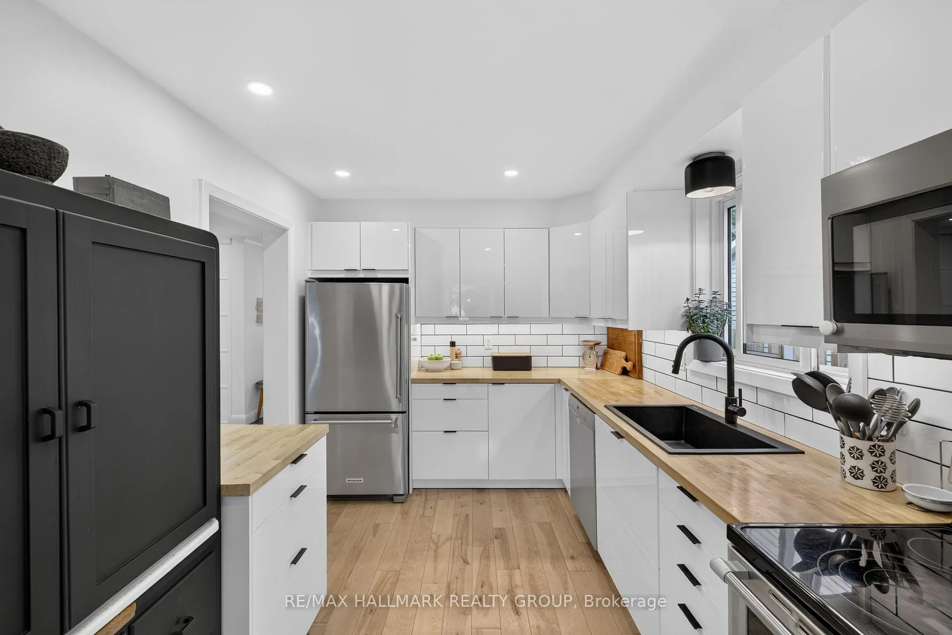 Photo 16 of 1797 Bromont Way, Ottawa, Chateauneuf — HOMEH