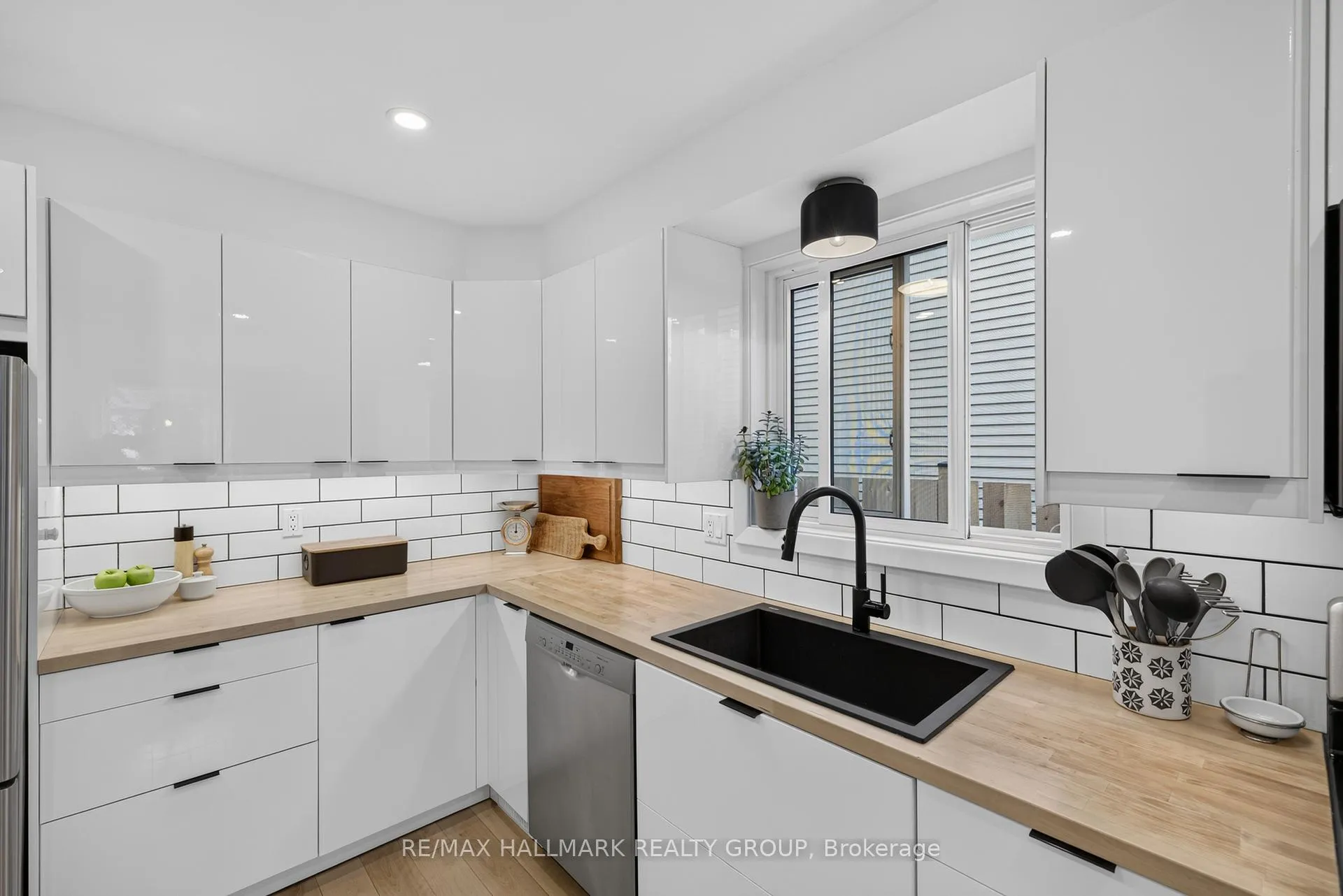 Photo 20 of 1797 Bromont Way, Ottawa, Chateauneuf — HOMEH