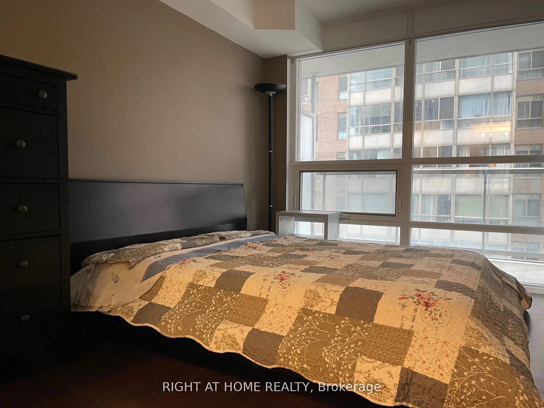 Photo 7 of Unit 807, 761 Bay Street, Toronto, Bay Street Corridor — HOMEH