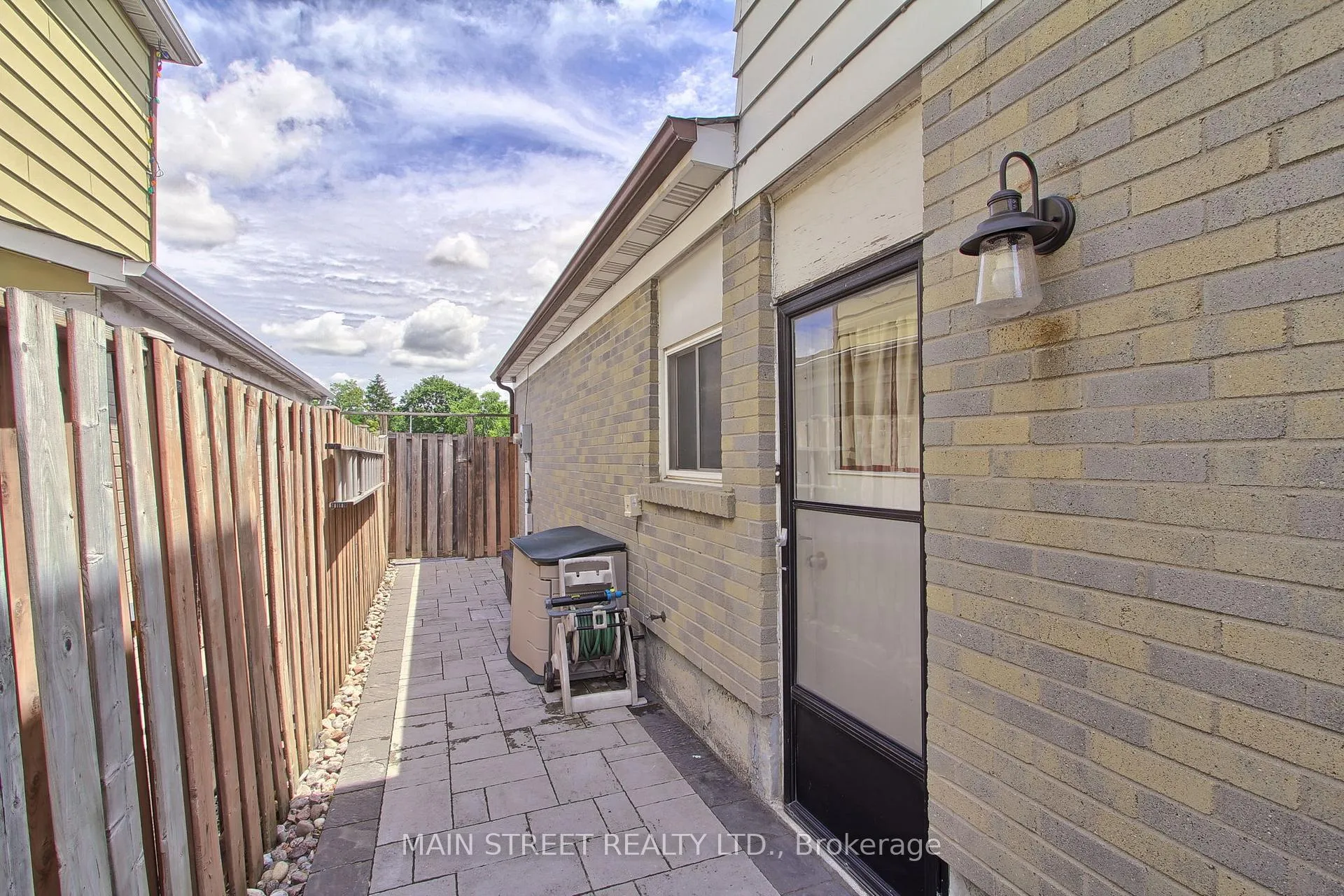 Photo 4 of 68 Patterson Street, Newmarket, Bristol-London — HOMEH