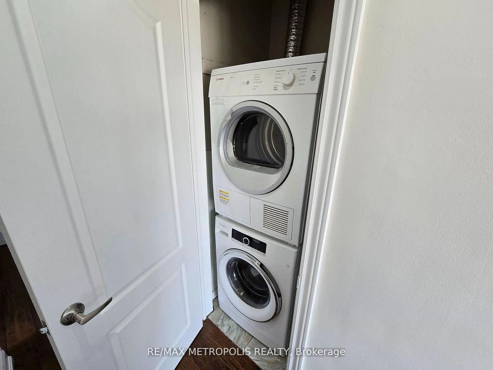 Photo 8 of 238 Toronto Avenue, Oshawa, Central — HOMEH