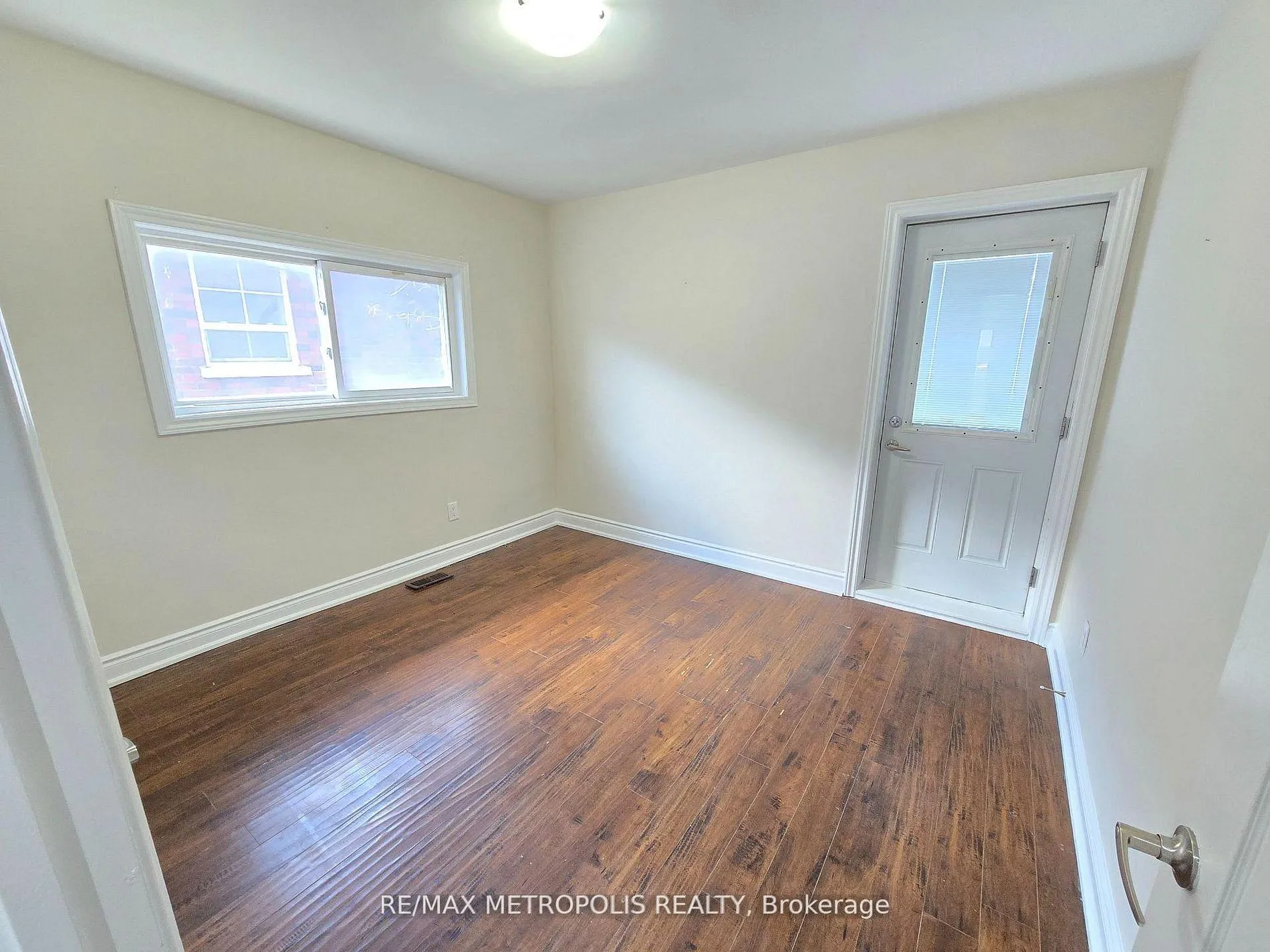 Photo 13 of 238 Toronto Avenue, Oshawa, Central — HOMEH