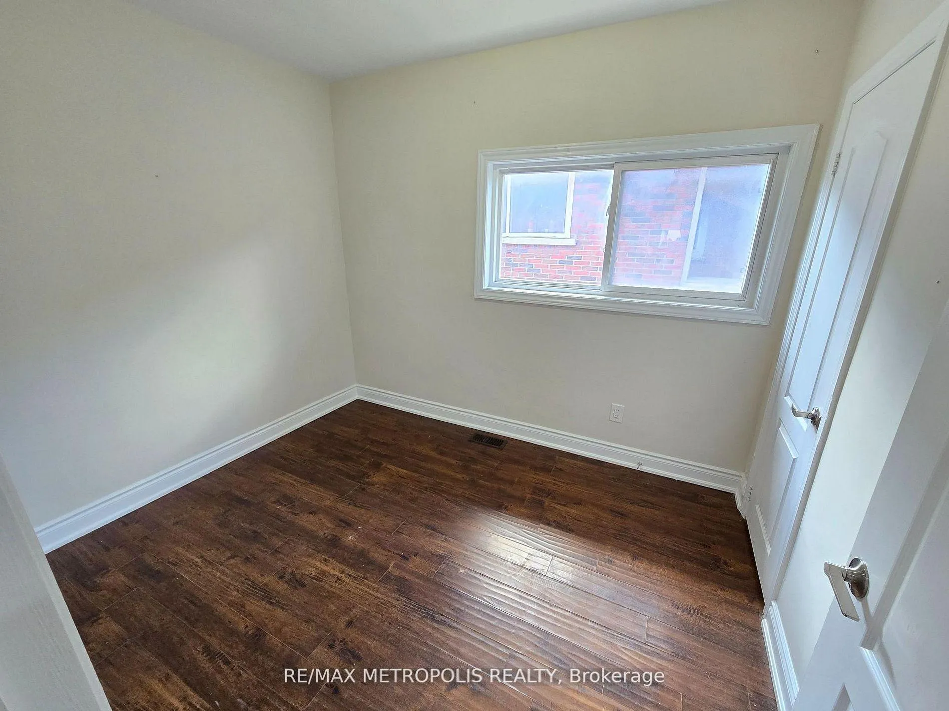 Photo 14 of 238 Toronto Avenue, Oshawa, Central — HOMEH