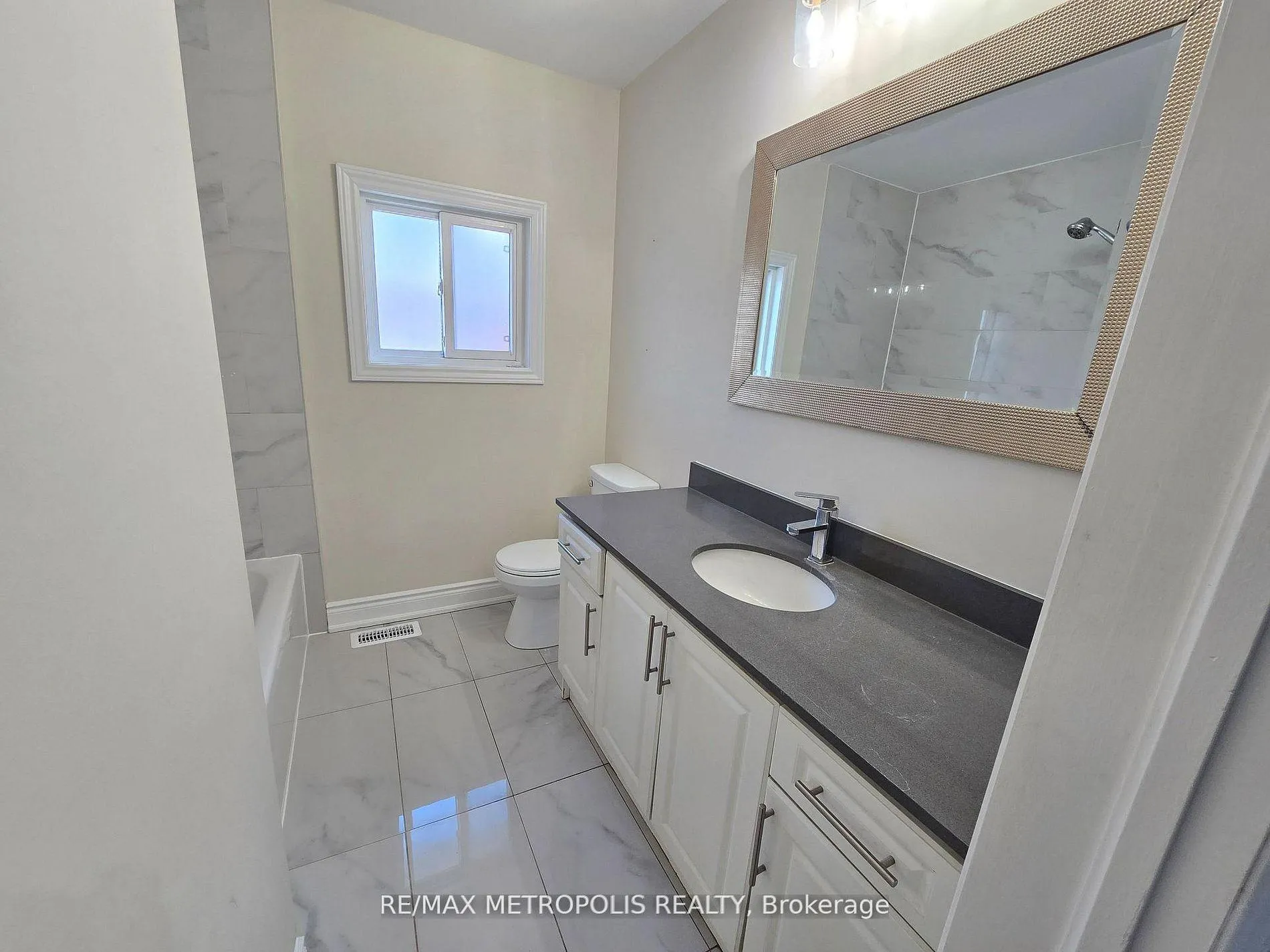 Photo 15 of 238 Toronto Avenue, Oshawa, Central — HOMEH