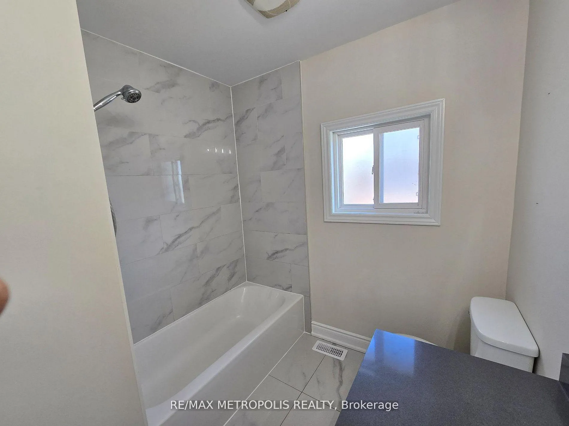 Photo 16 of 238 Toronto Avenue, Oshawa, Central — HOMEH